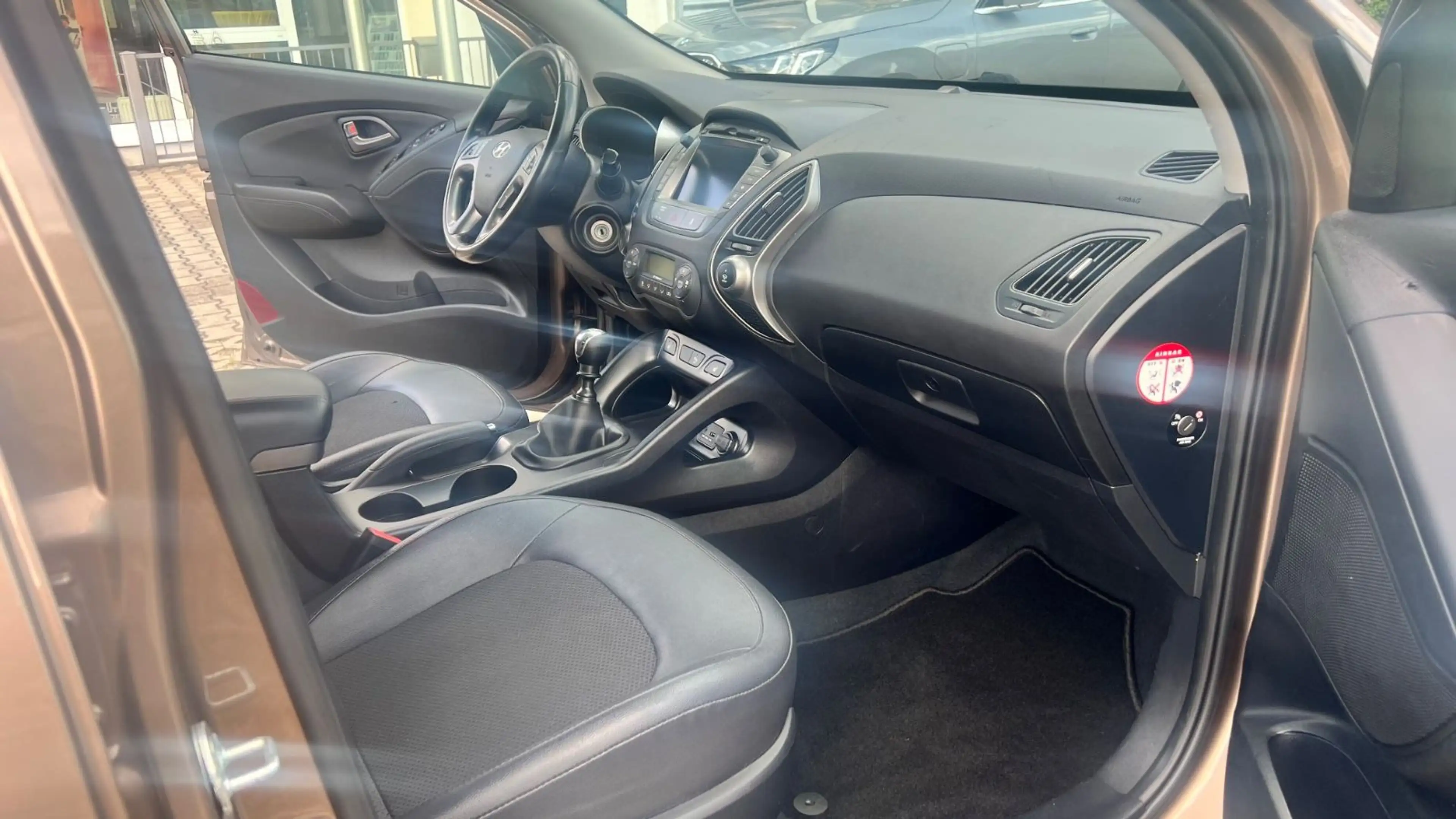 Hyundai iX35 Style/SHZ/PDC/Klima/USB/Xenon/ANHK — photo 7