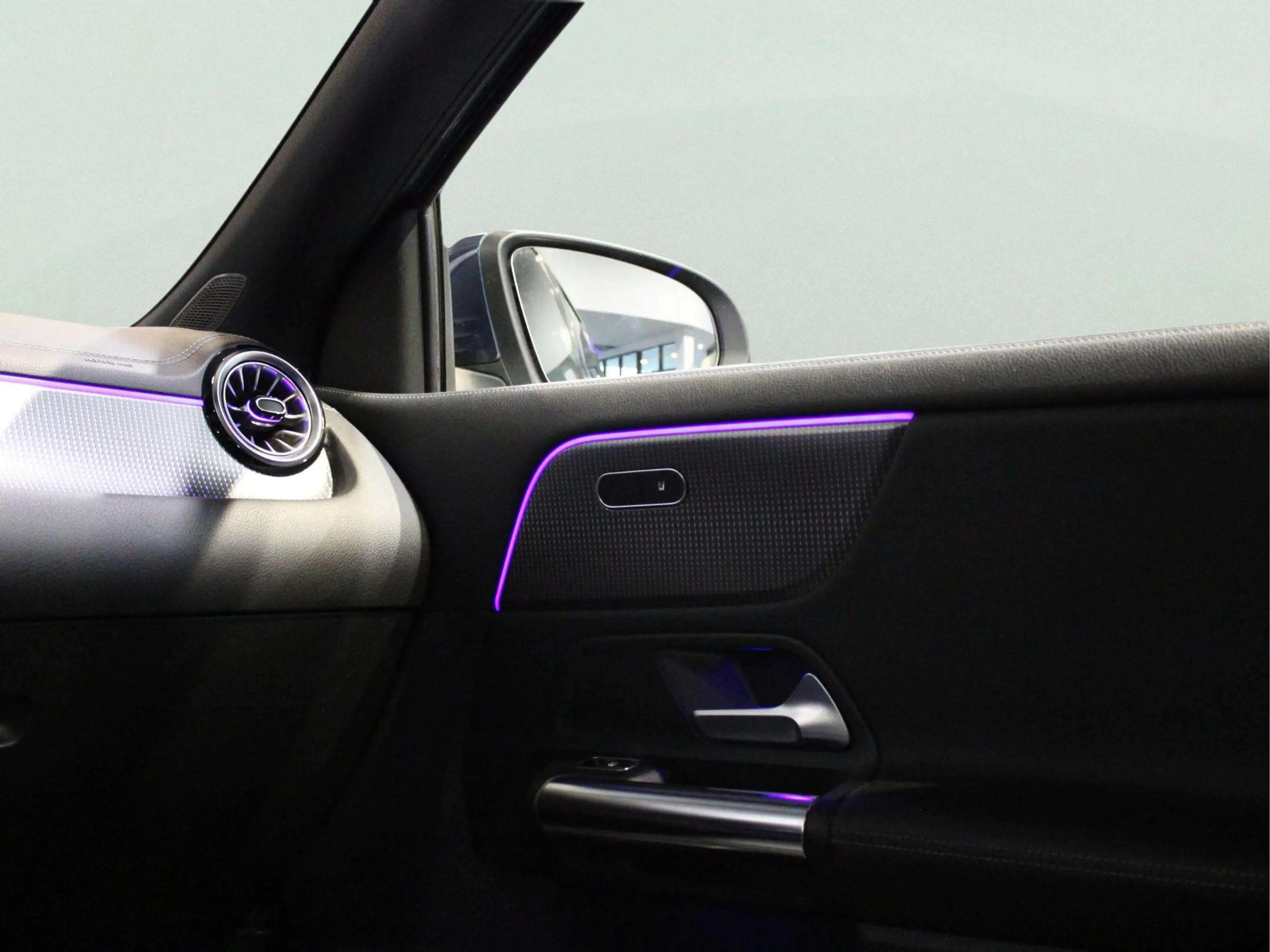 Mercedes-Benz EQA 250 67 kWh | Panorama dak | Trekhaak — photo 15