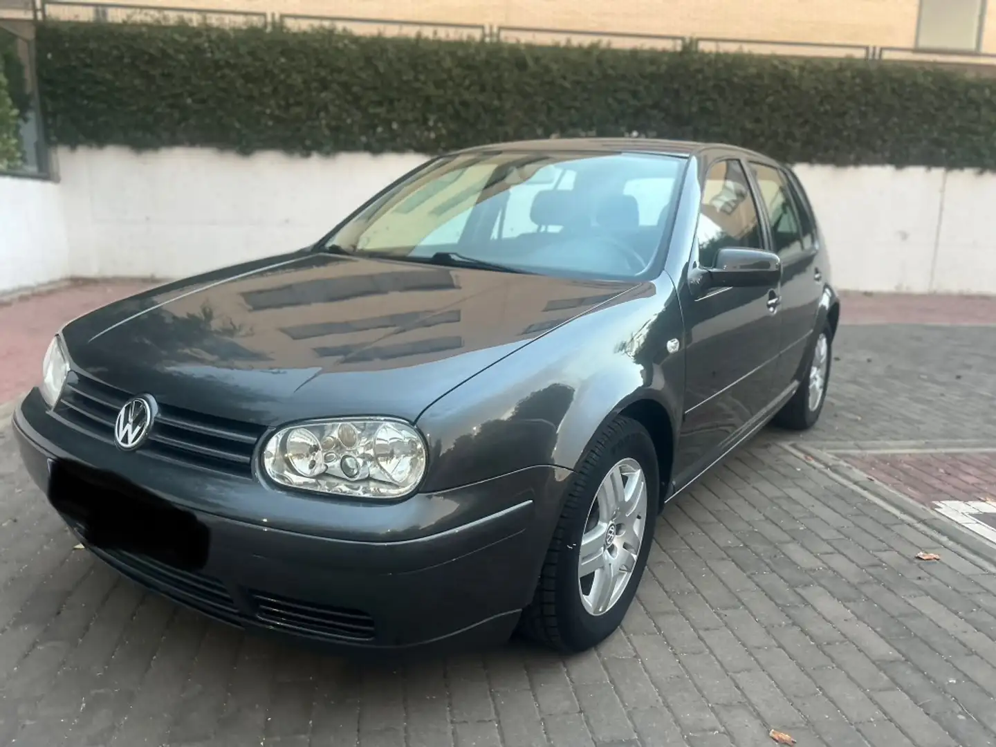Volkswagen Golf 1.6 FSI Soul 110 Gris - 2