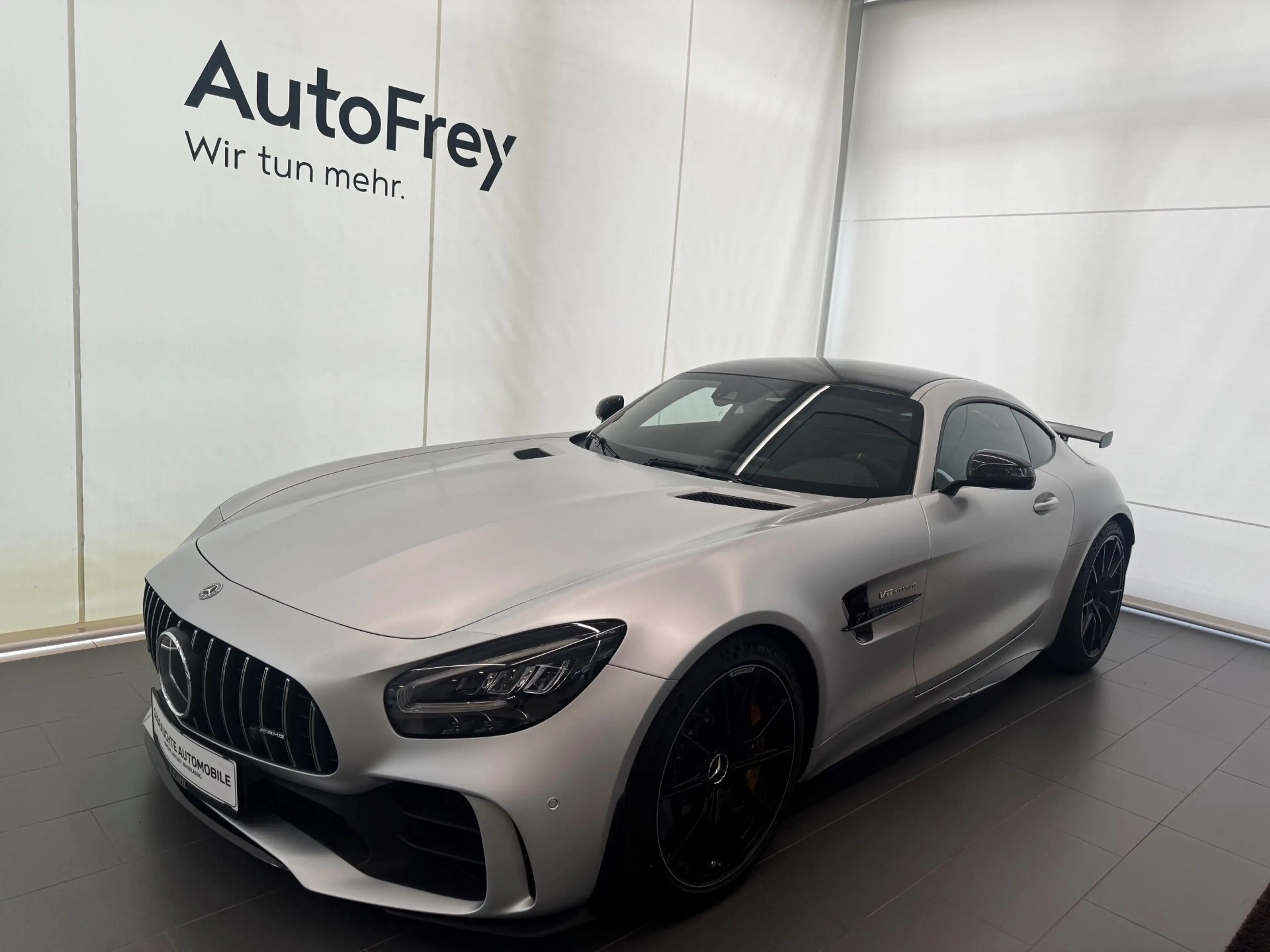 Mercedes-Benz AMG GT R