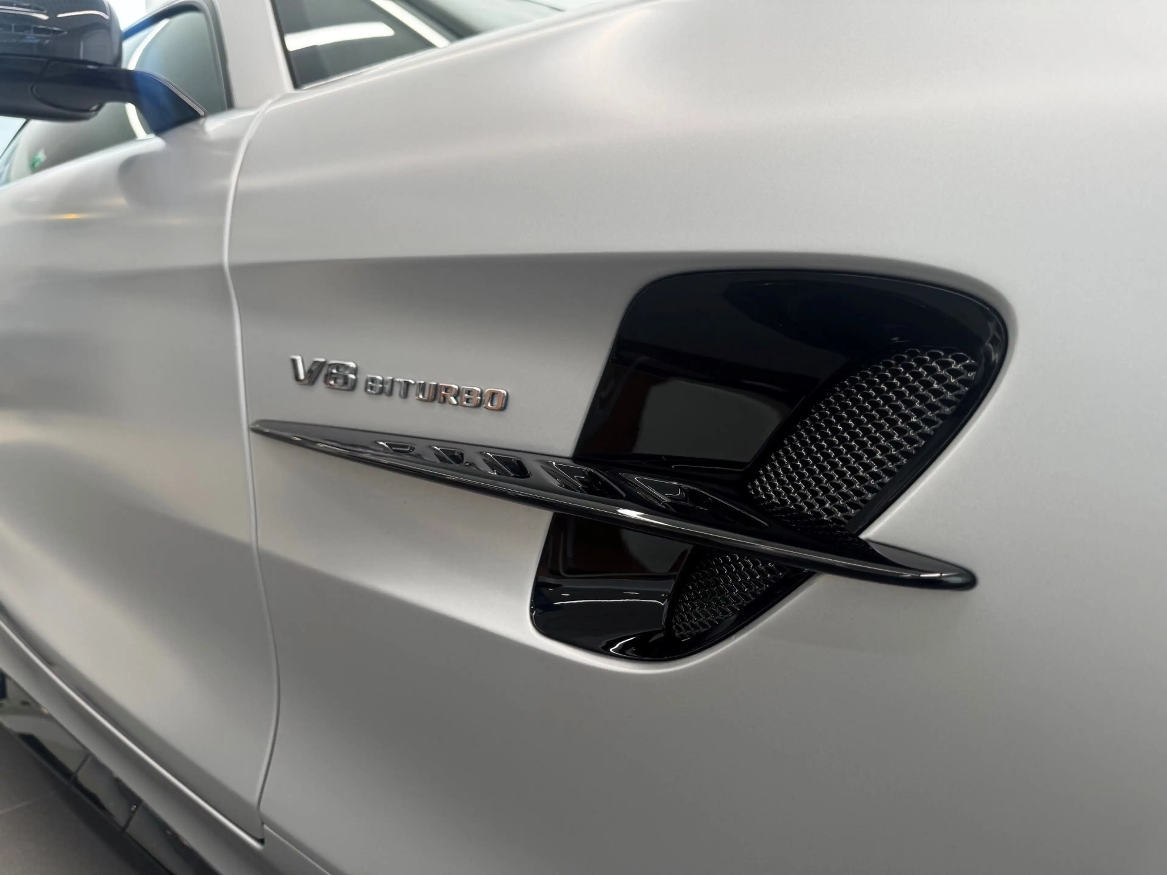 Mercedes-Benz AMG GT R — photo 9