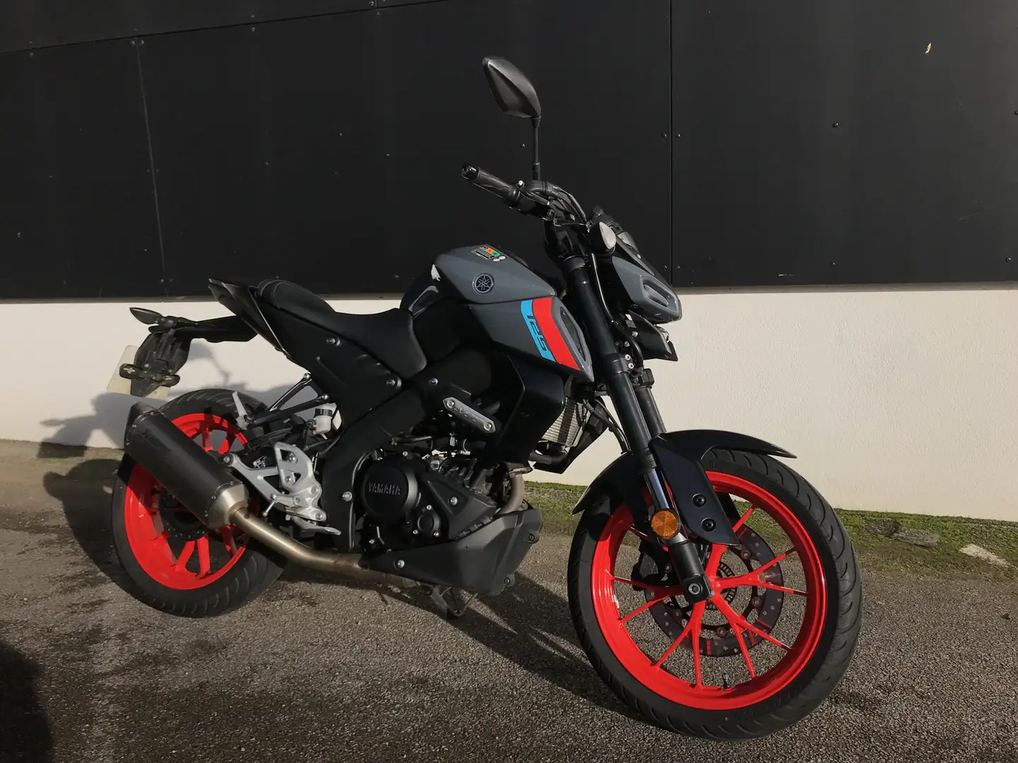 Yamaha MT-125 Grijs - 1