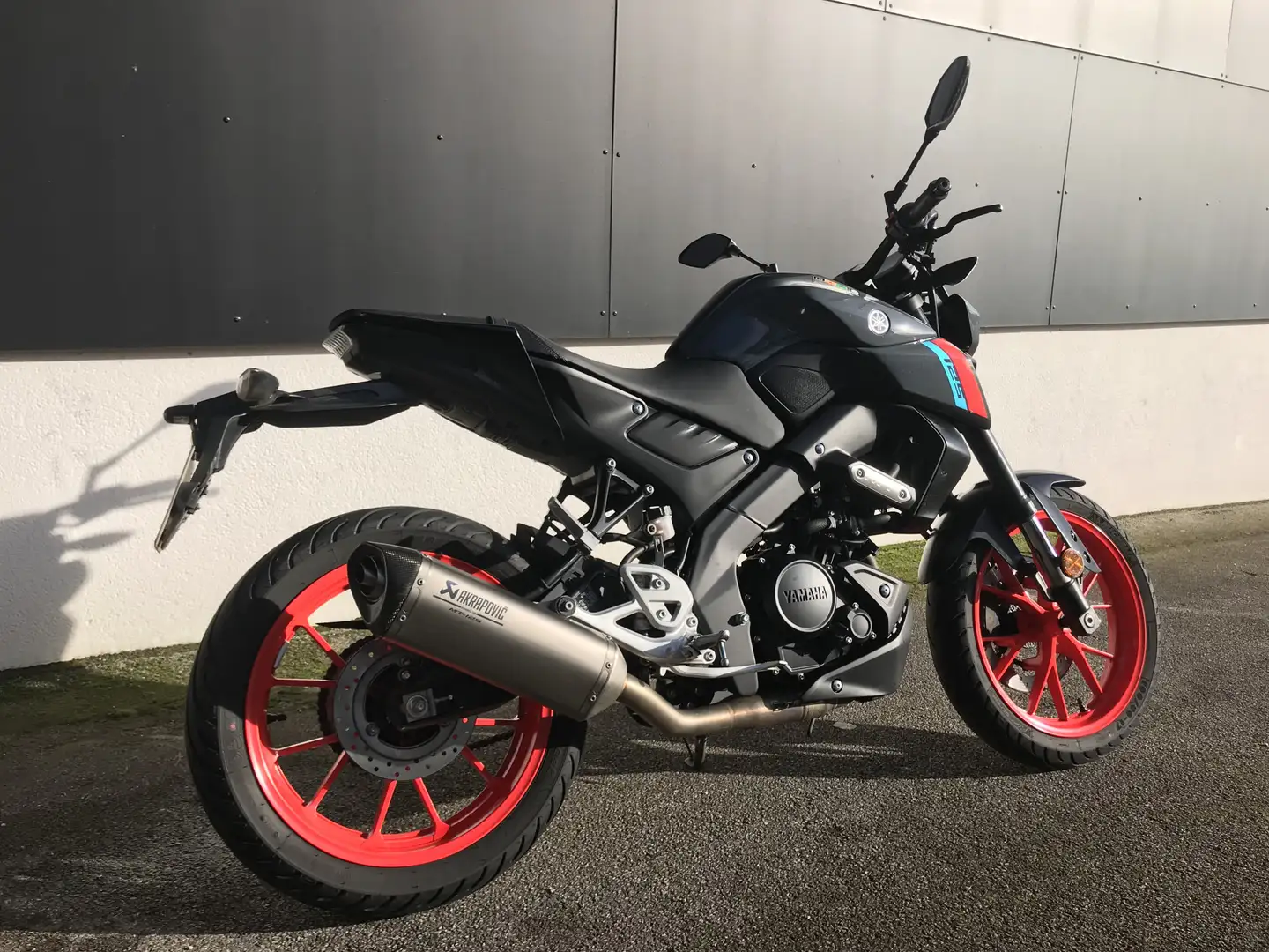 Yamaha MT-125 Grijs - 2
