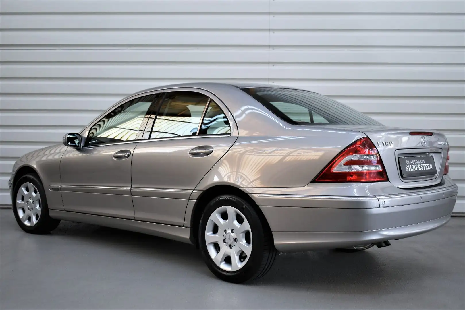 Mercedes-Benz C 180 K. Elegance+Automatik+Klima+Parkhilfe Grau - 2