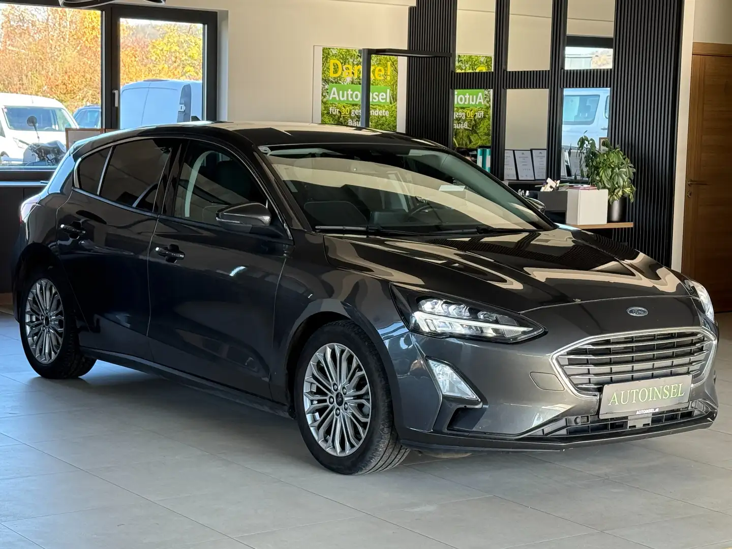 Ford Focus Titanium 1.Besitz+Navi+Spurhalteassistent Grau - 2