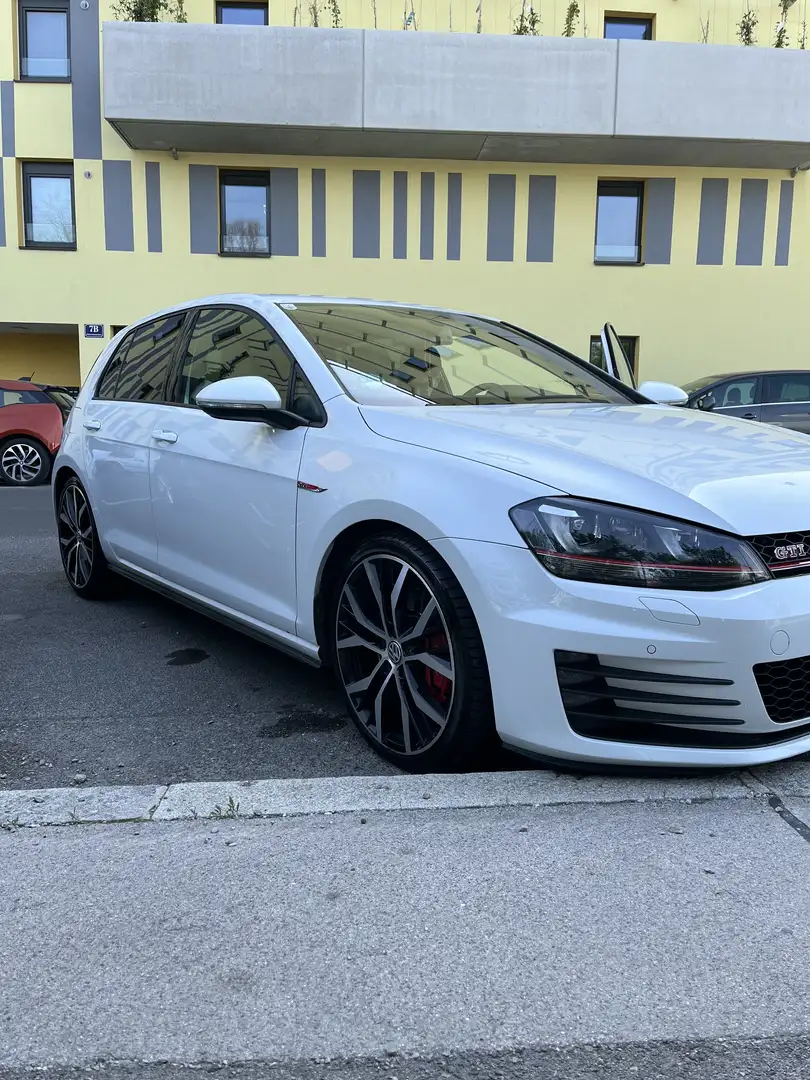 Volkswagen Golf GTI 2,0 TSI DSG Performance - 2