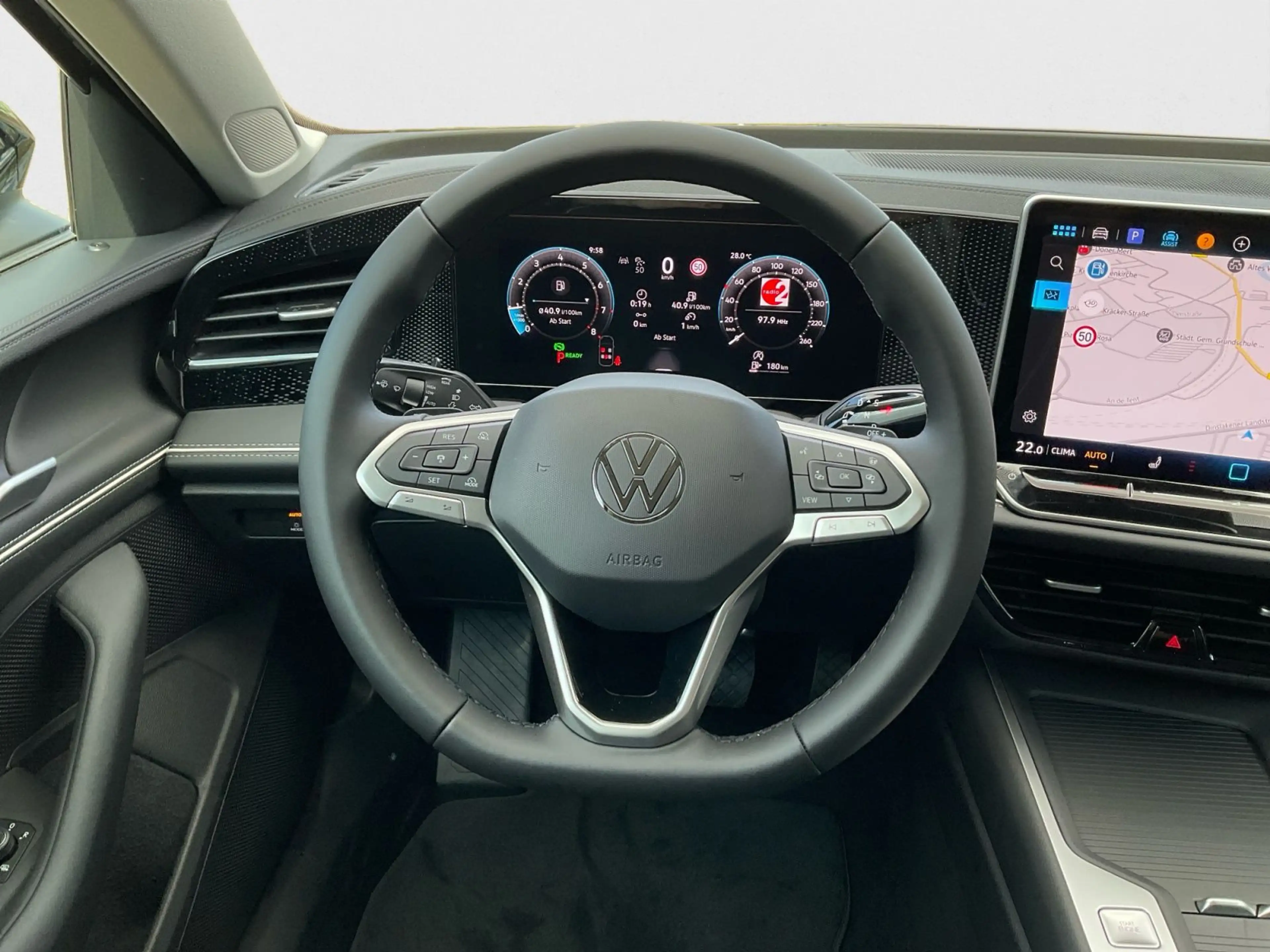 Volkswagen Passat Variant Passat Business 1,5 l eTSI OPF 110 kW (1 50 PS) — photo 12