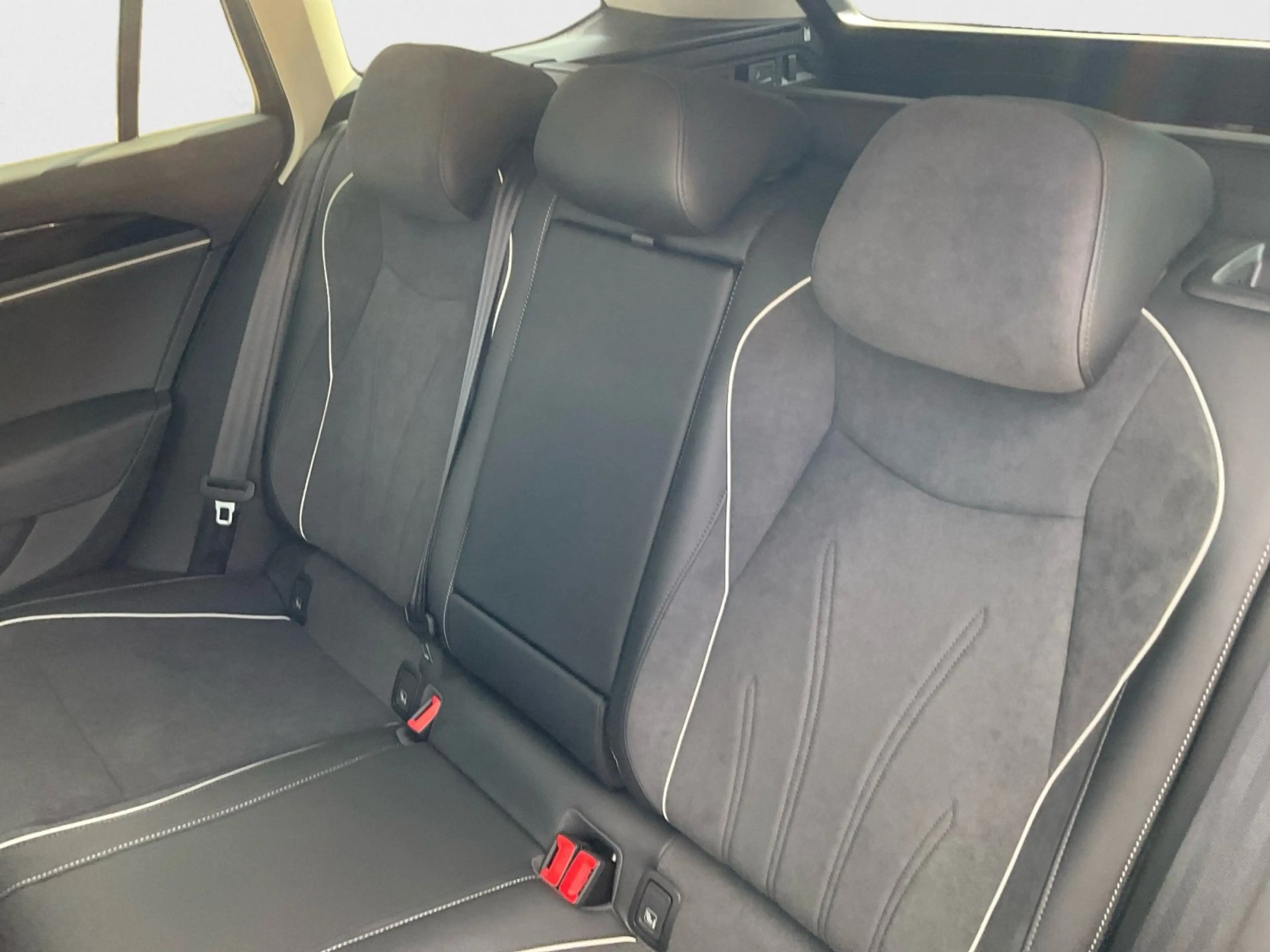 Volkswagen Passat Variant Passat Business 1,5 l eTSI OPF 110 kW (1 50 PS) — photo 13