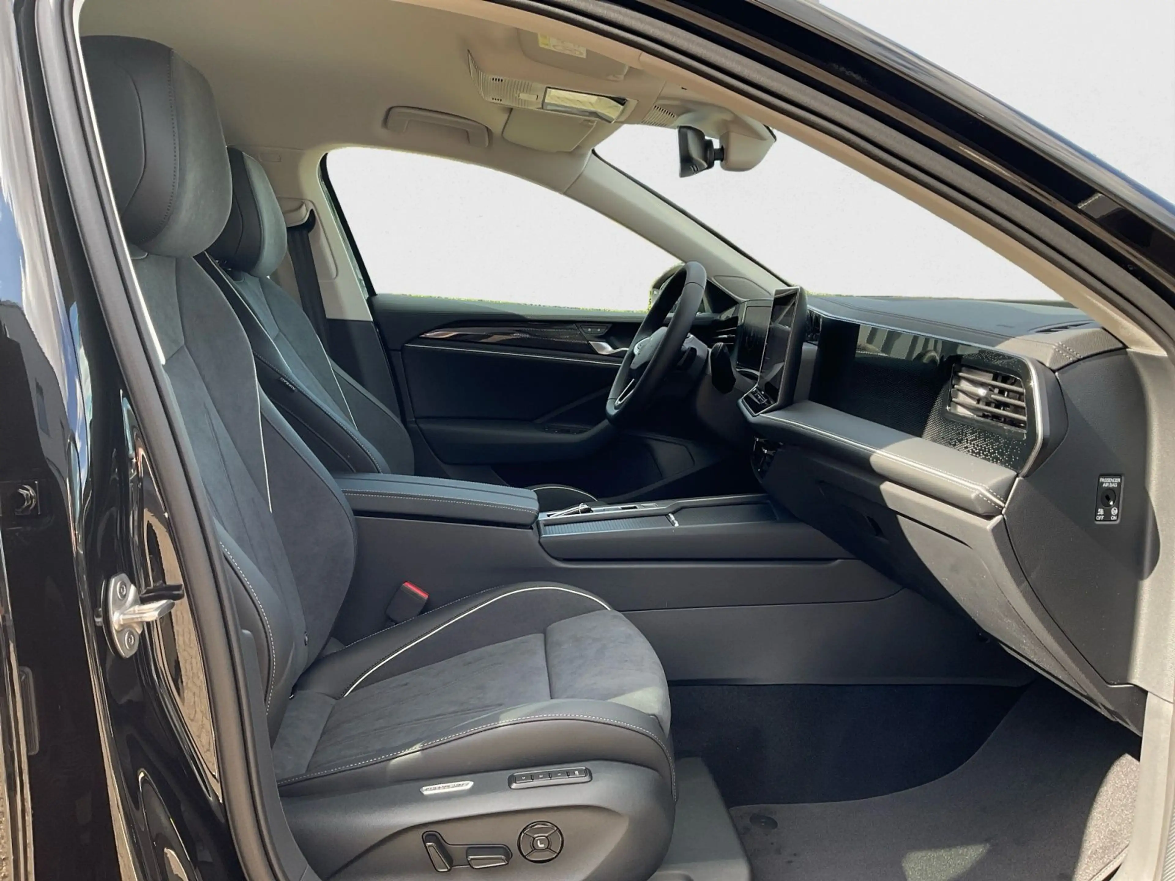 Volkswagen Passat Variant Passat Business 1,5 l eTSI OPF 110 kW (1 50 PS) — photo 15