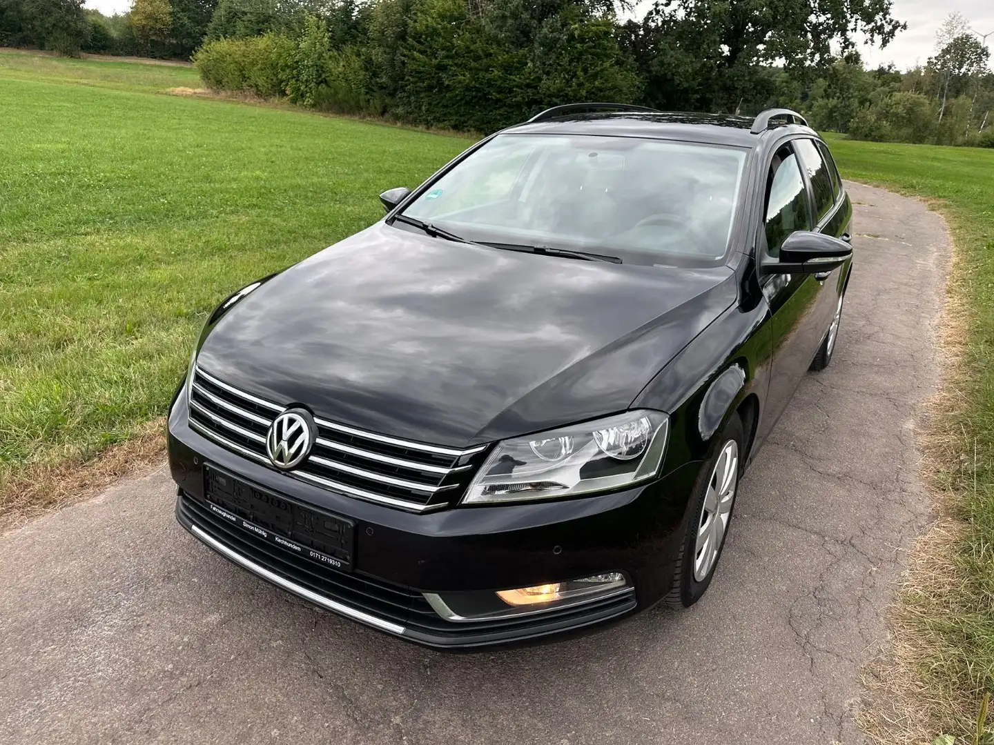 Volkswagen Passat Variant Trendline BlueMotion Automatik Noir - 1
