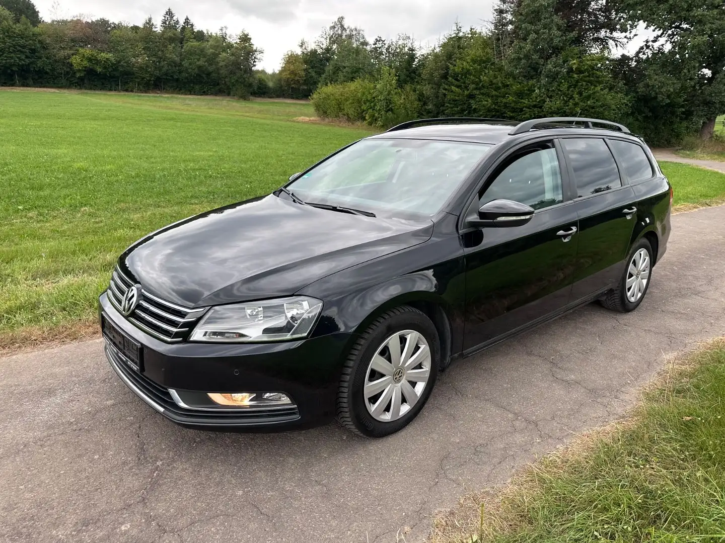 Volkswagen Passat Variant Trendline BlueMotion Automatik Noir - 2
