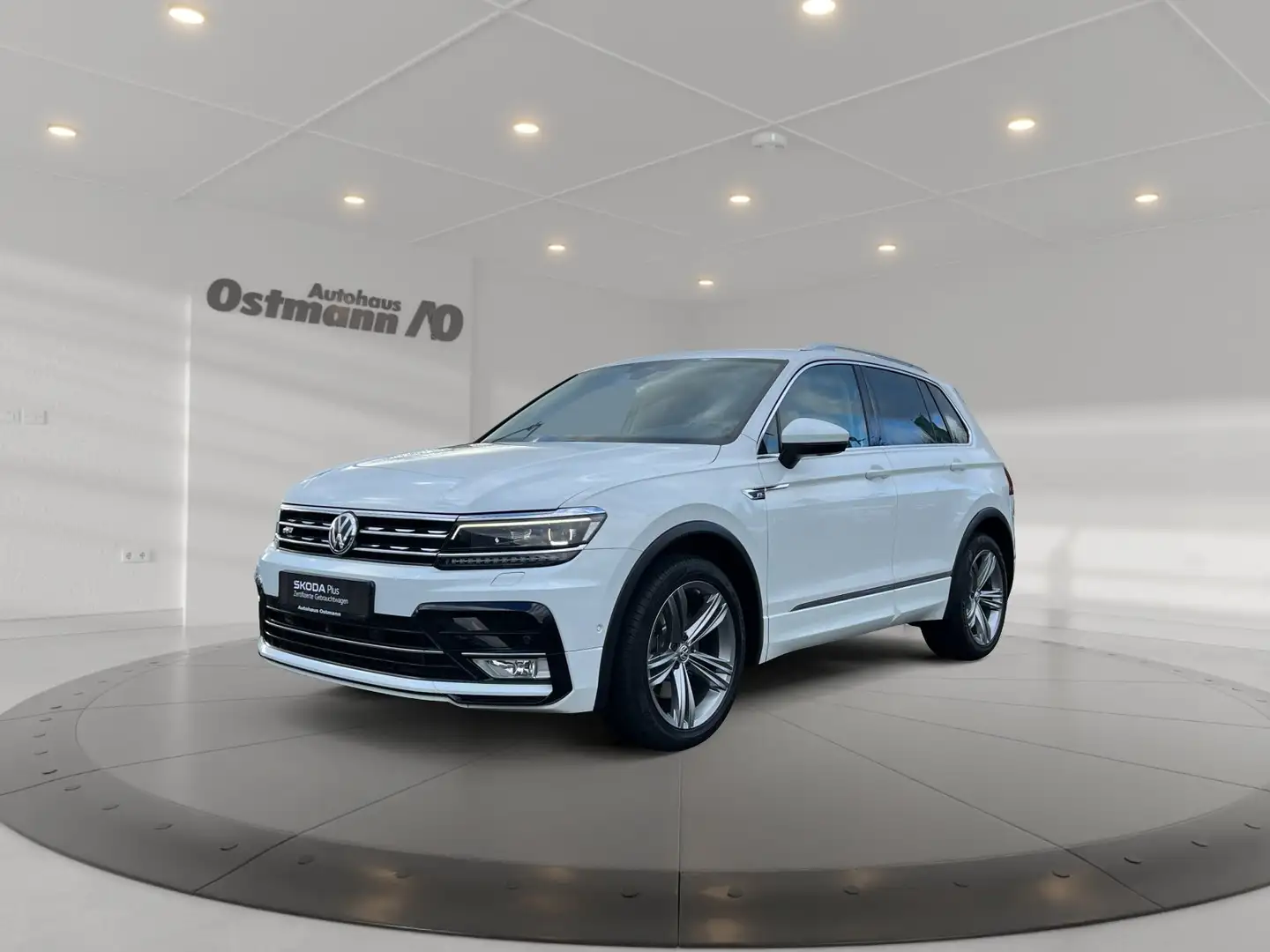 Volkswagen Tiguan 4Motion Highline 132kW TSI DSG *NAVI*PANO* Wit - 2