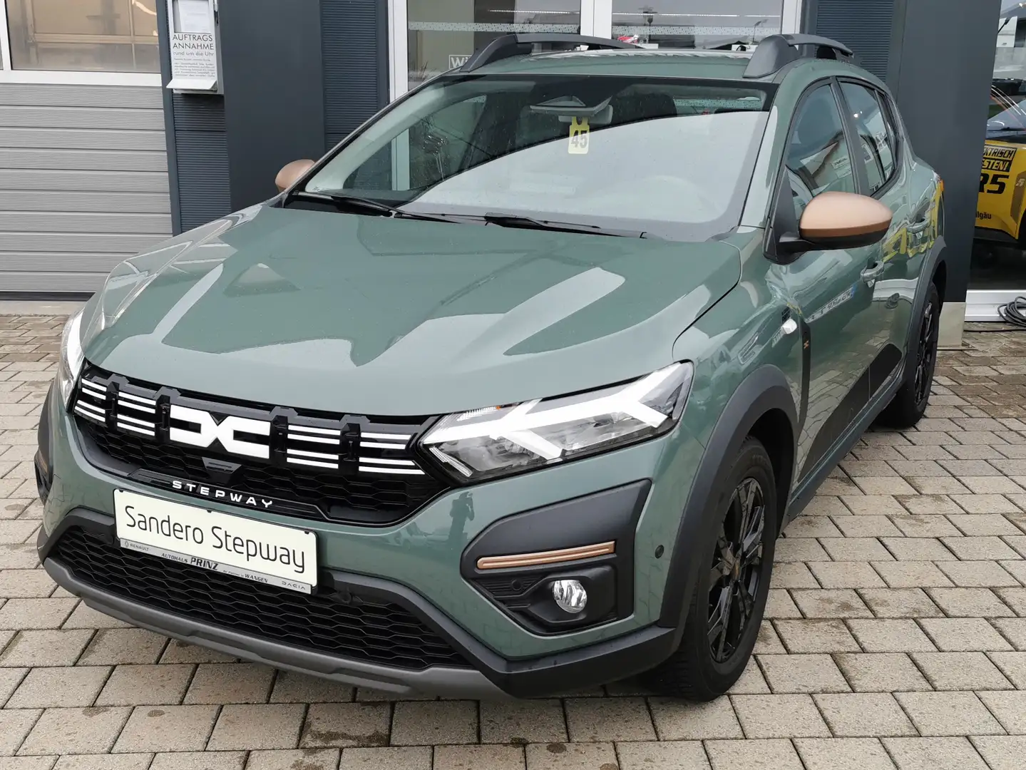 Dacia Sandero Stepway TCE110 Extreme+ [Navigation*Kamera*LED] Grün - 2