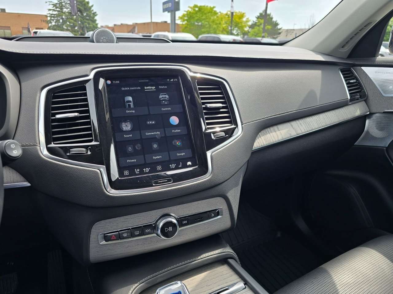 2025 Volvo XC90 UP TO *5YR/UNLIMITED KM WARRANTY... thumb 31