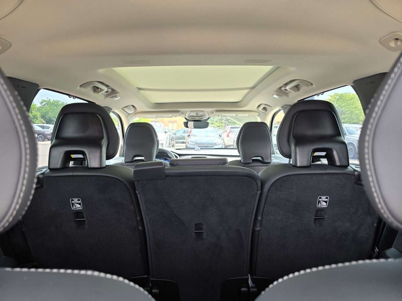 2025 Volvo XC90 UP TO *5YR/UNLIMITED KM WARRANTY... thumb 7