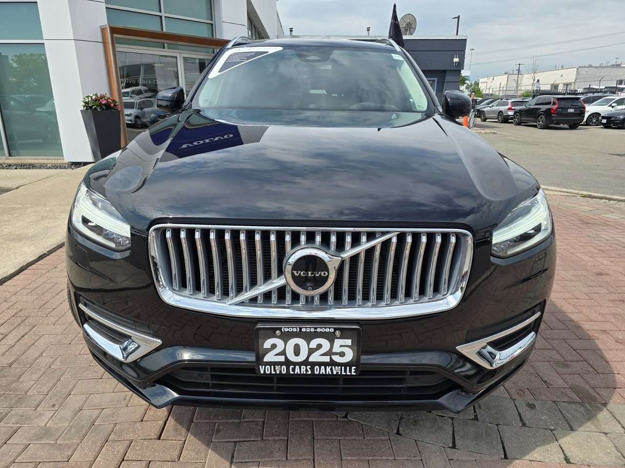 2025 Volvo XC90 UP TO *5YR/UNLIMITED KM WARRANTY... alt 4
