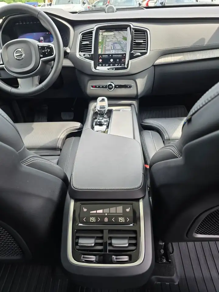 Volvo XC90 снимка Volvo XC90