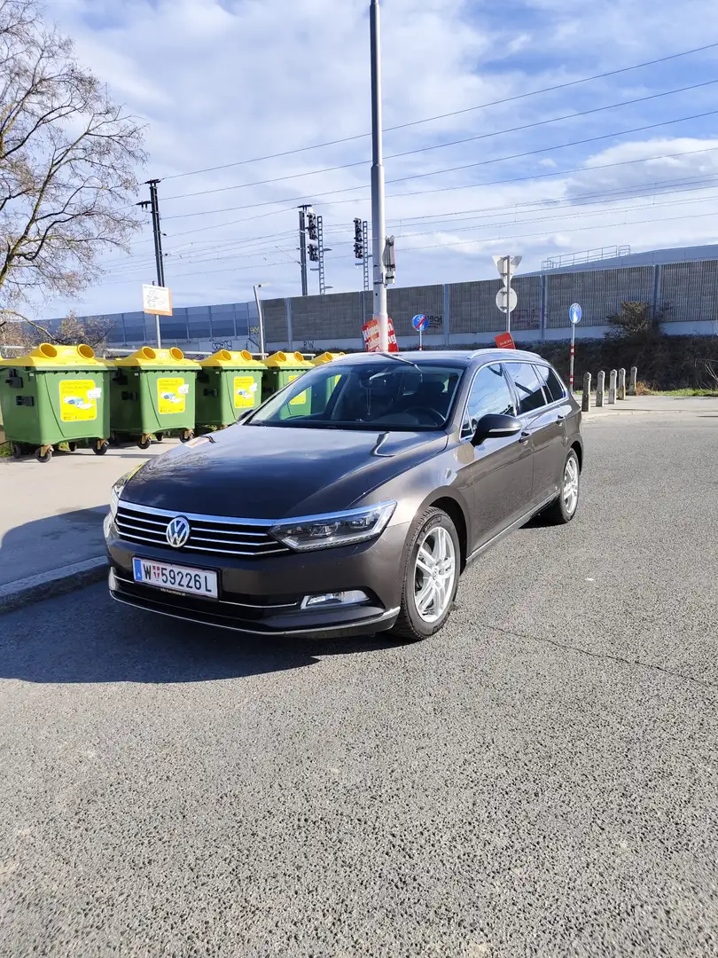 Volkswagen Passat Variant Highline 2,0 TDI SCR DSG Braun - 2
