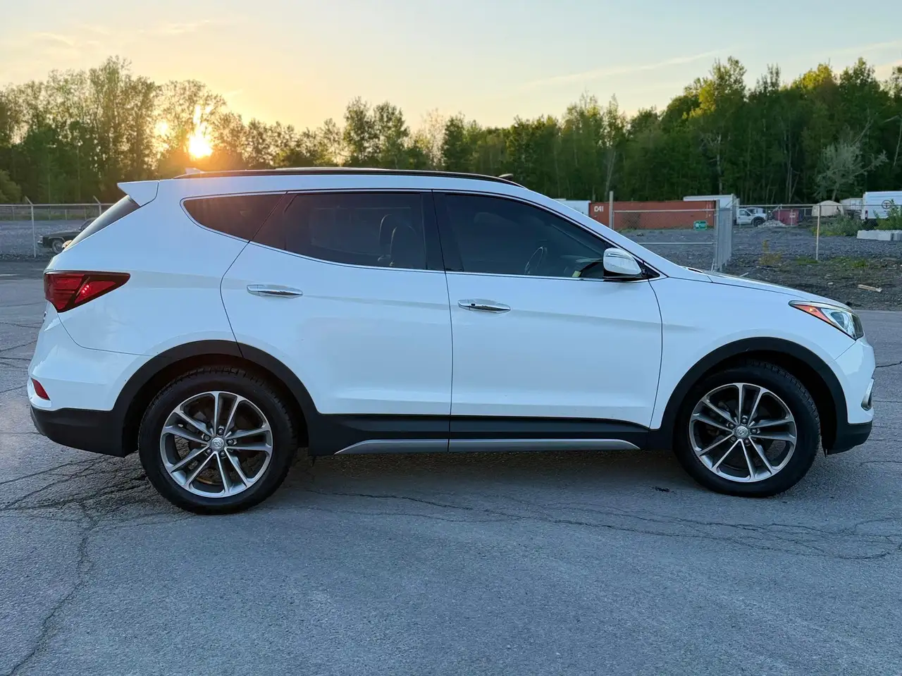 Hyundai SANTA FE photo Hyundai SANTA FE