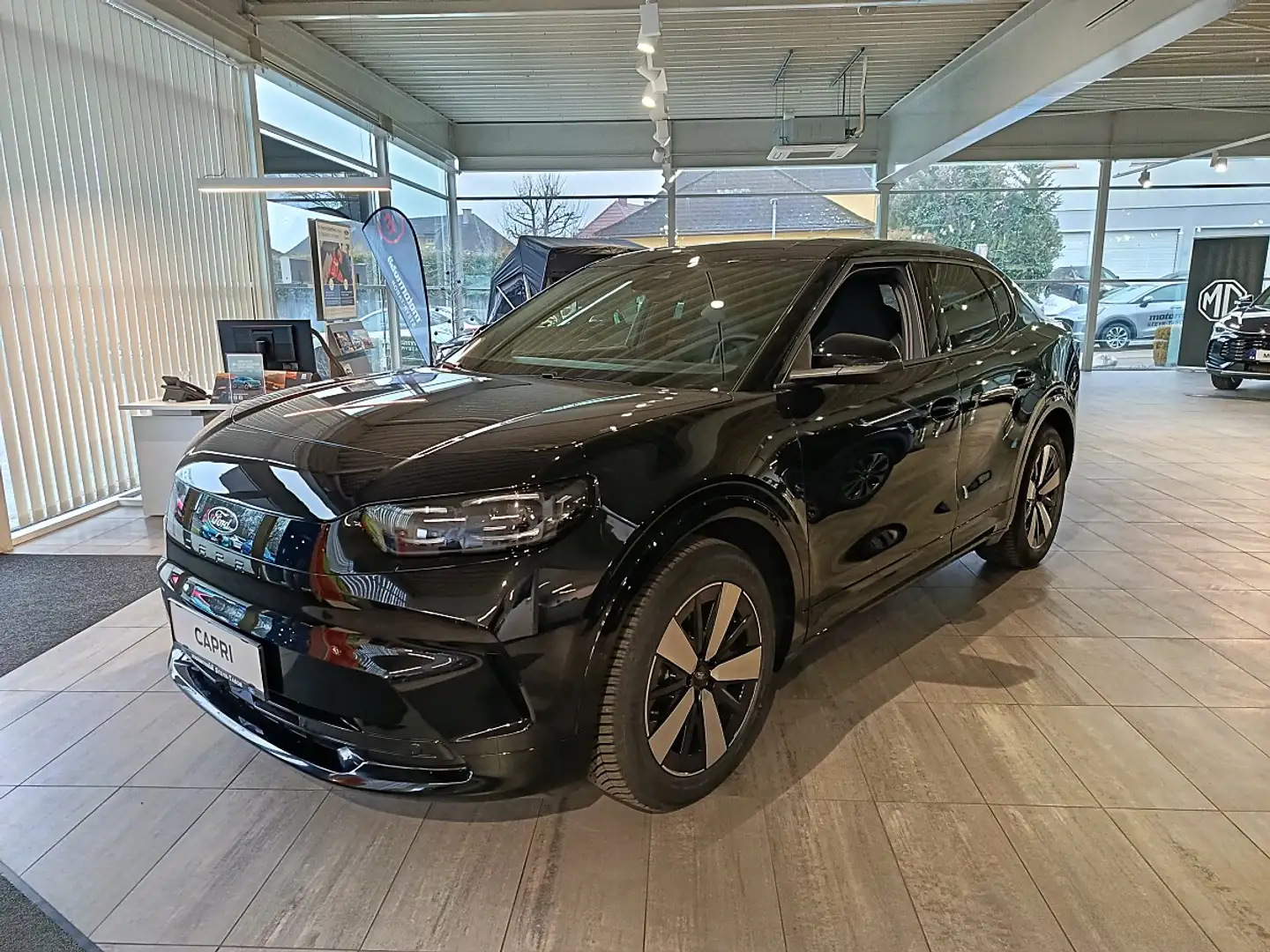 Ford Capri Elektro 77kWh Extended Range Select Schwarz - 1