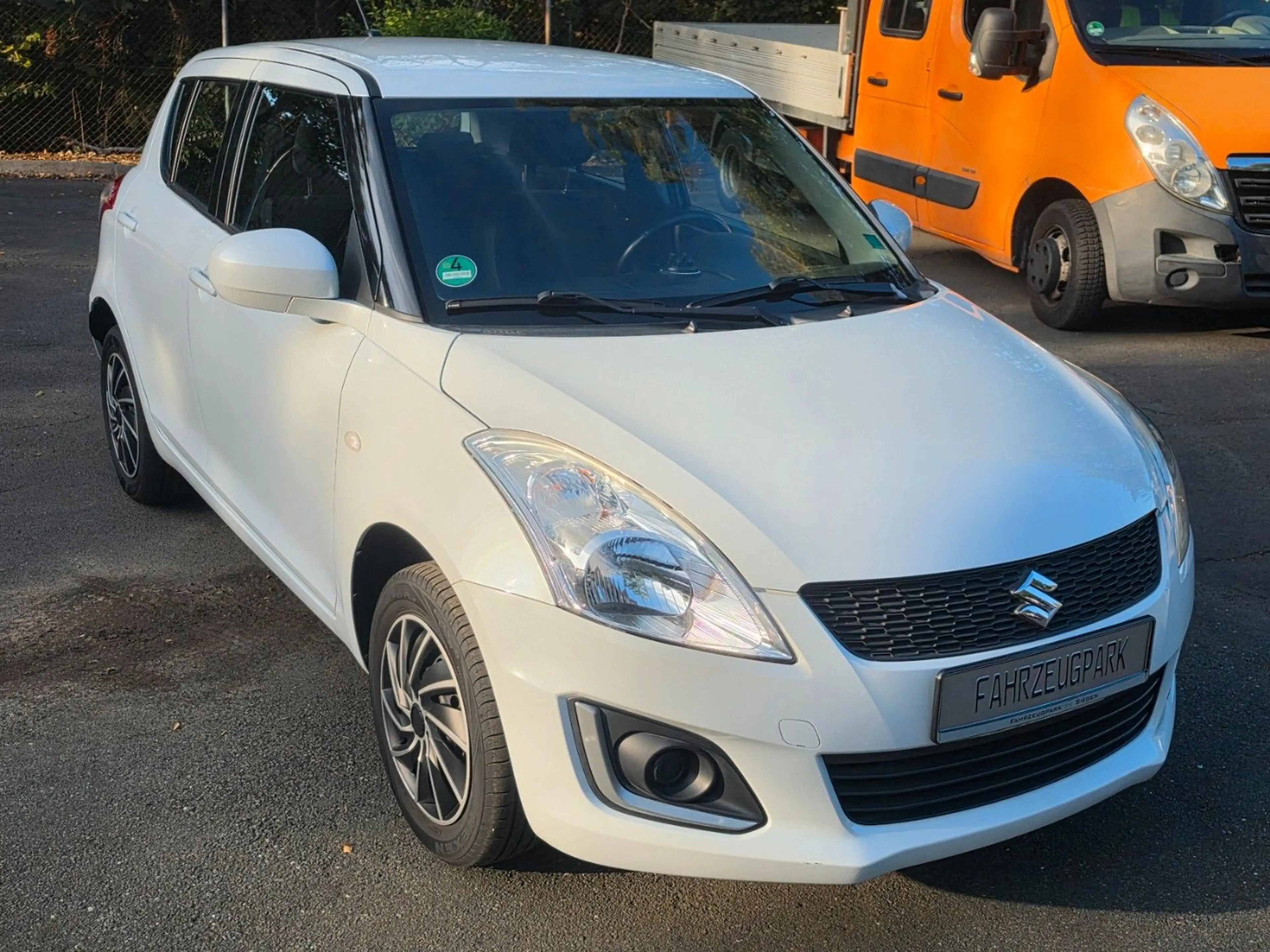 Suzuki Swift Club 4x4*SHZ*AHK* — photo 5