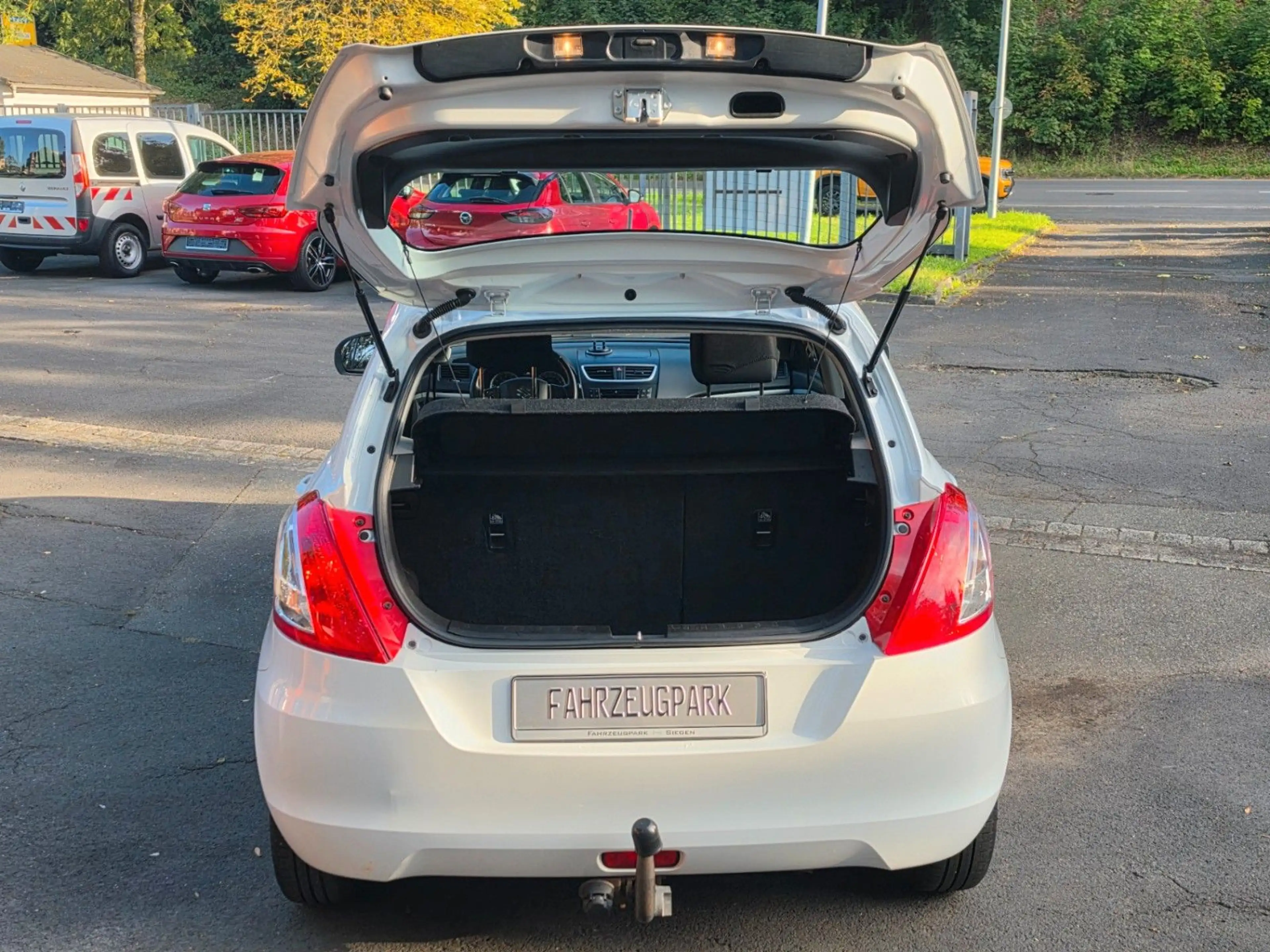 Suzuki Swift Club 4x4*SHZ*AHK* — photo 9