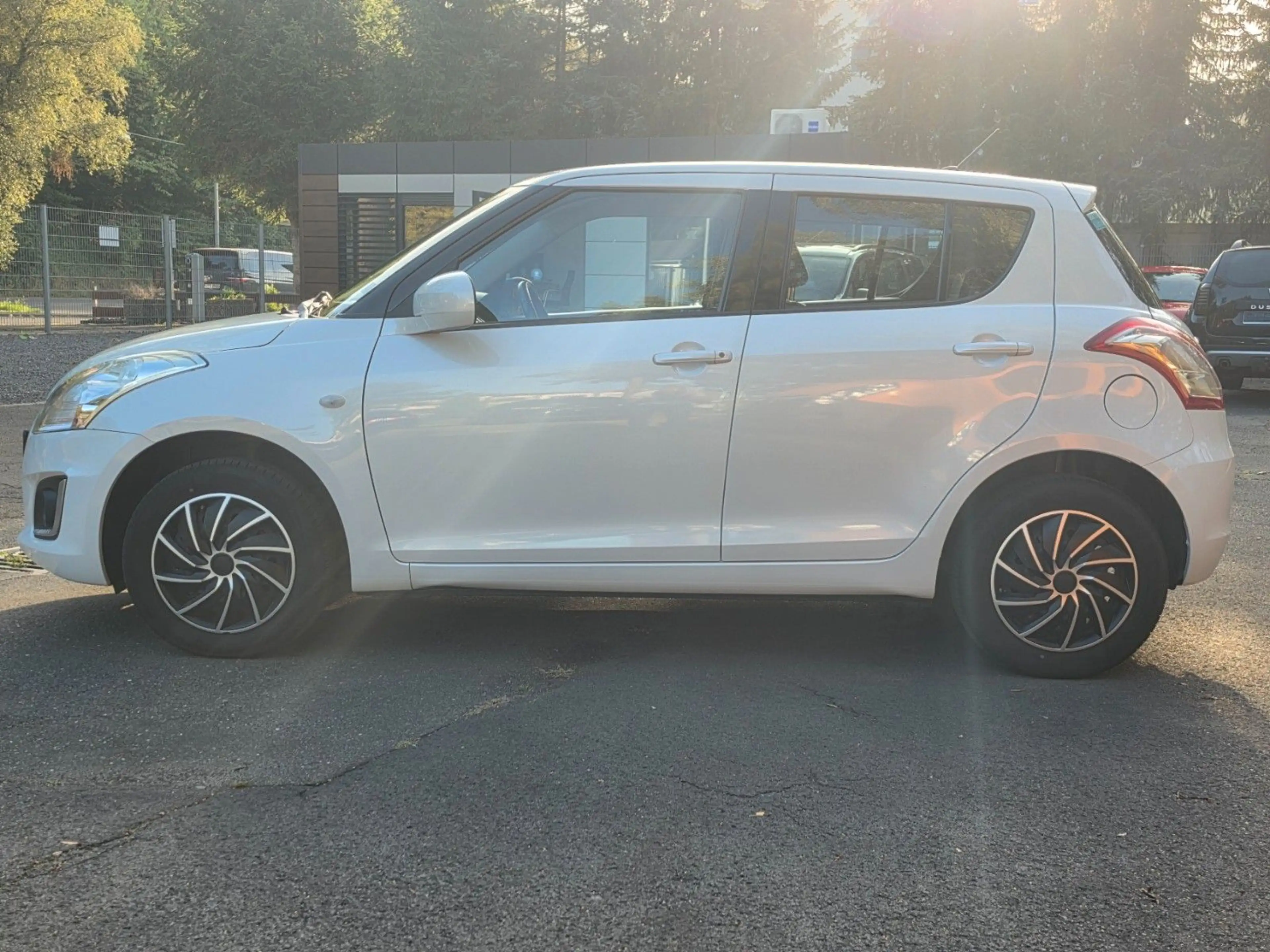 Suzuki Swift Club 4x4*SHZ*AHK* — photo 8