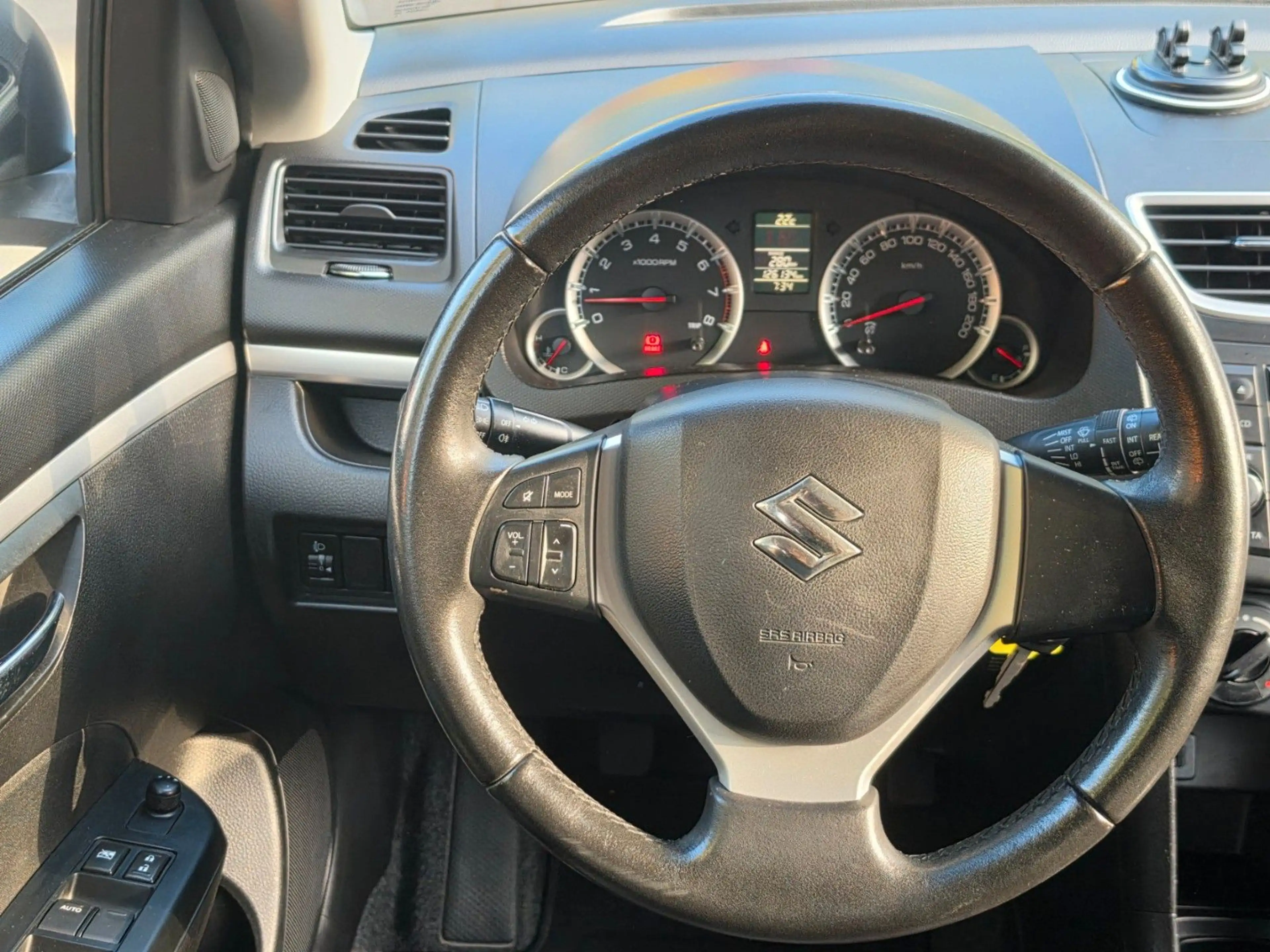 Suzuki Swift Club 4x4*SHZ*AHK* — photo 15