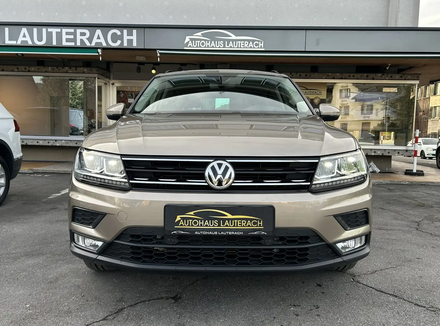 Volkswagen Tiguan 2.0 TDI Comfortline DSG *1.BESITZ *61.000KM *AHK Beige - 2