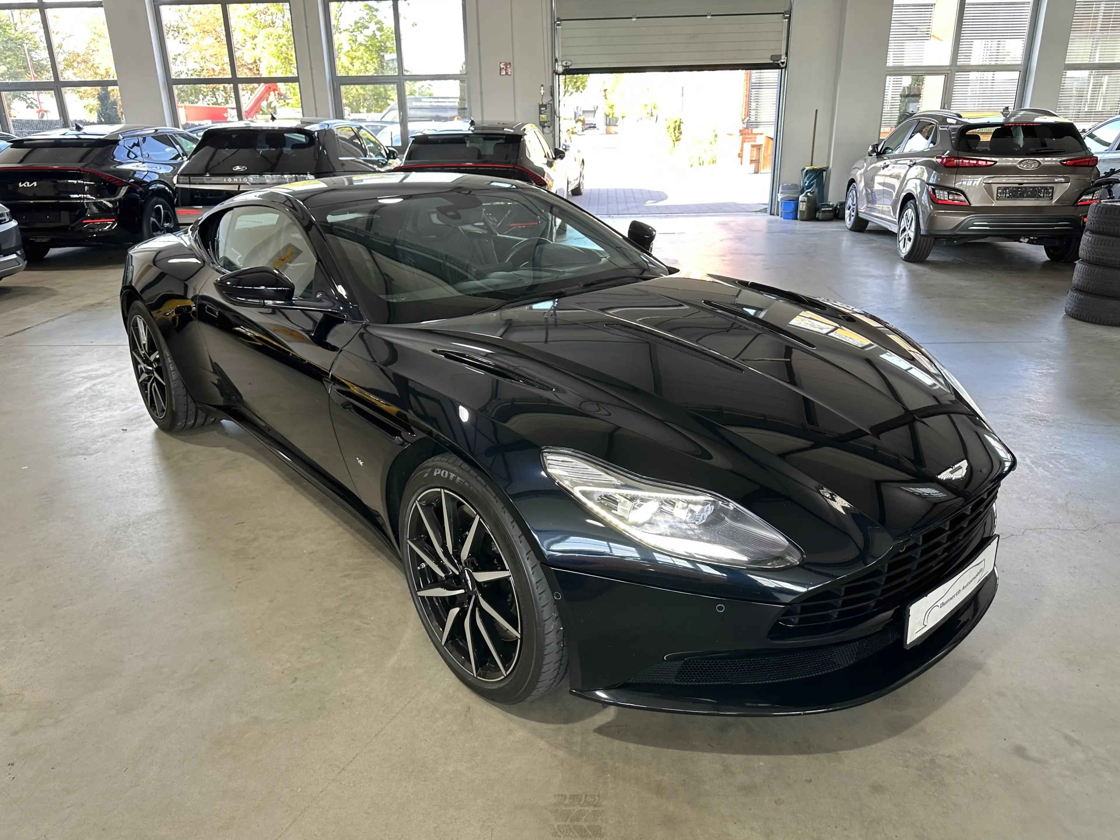 Aston Martin DB11 V12 Coupe 1.Hd U-Frei BRD Ultramarine-AML — photo 4