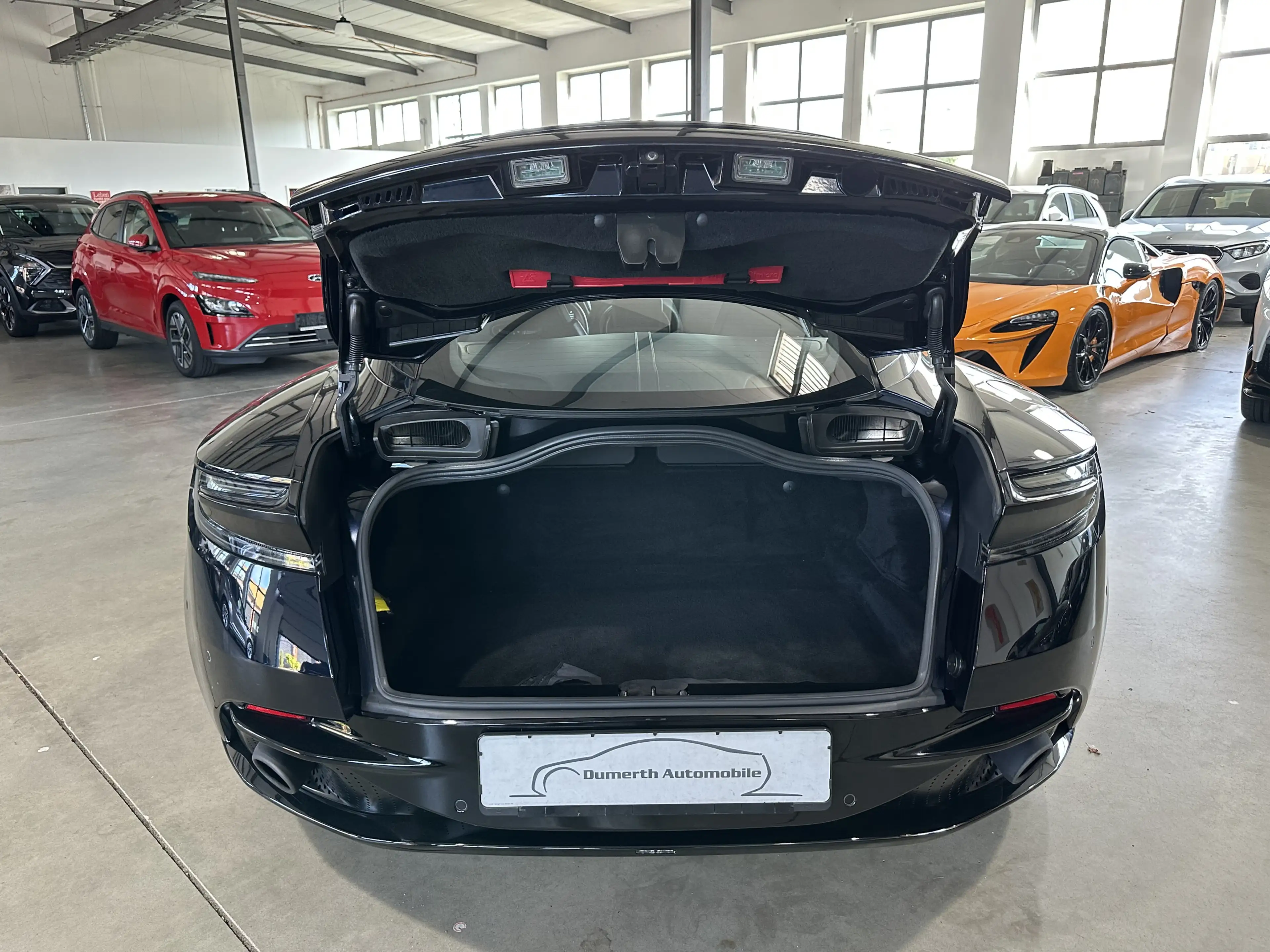 Aston Martin DB11 V12 Coupe 1.Hd U-Frei BRD Ultramarine-AML — photo 17
