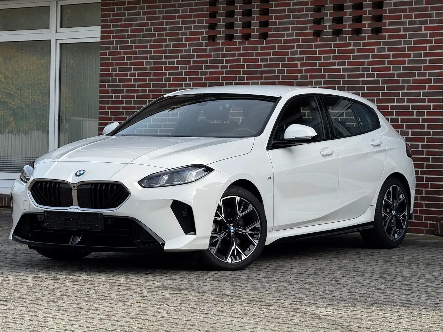 BMW 120 *M SPORTPAKET*HEAD-UP *360° KAMERA*MEMORY* Weiß - 1