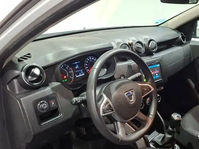 Dacia Duster view 8