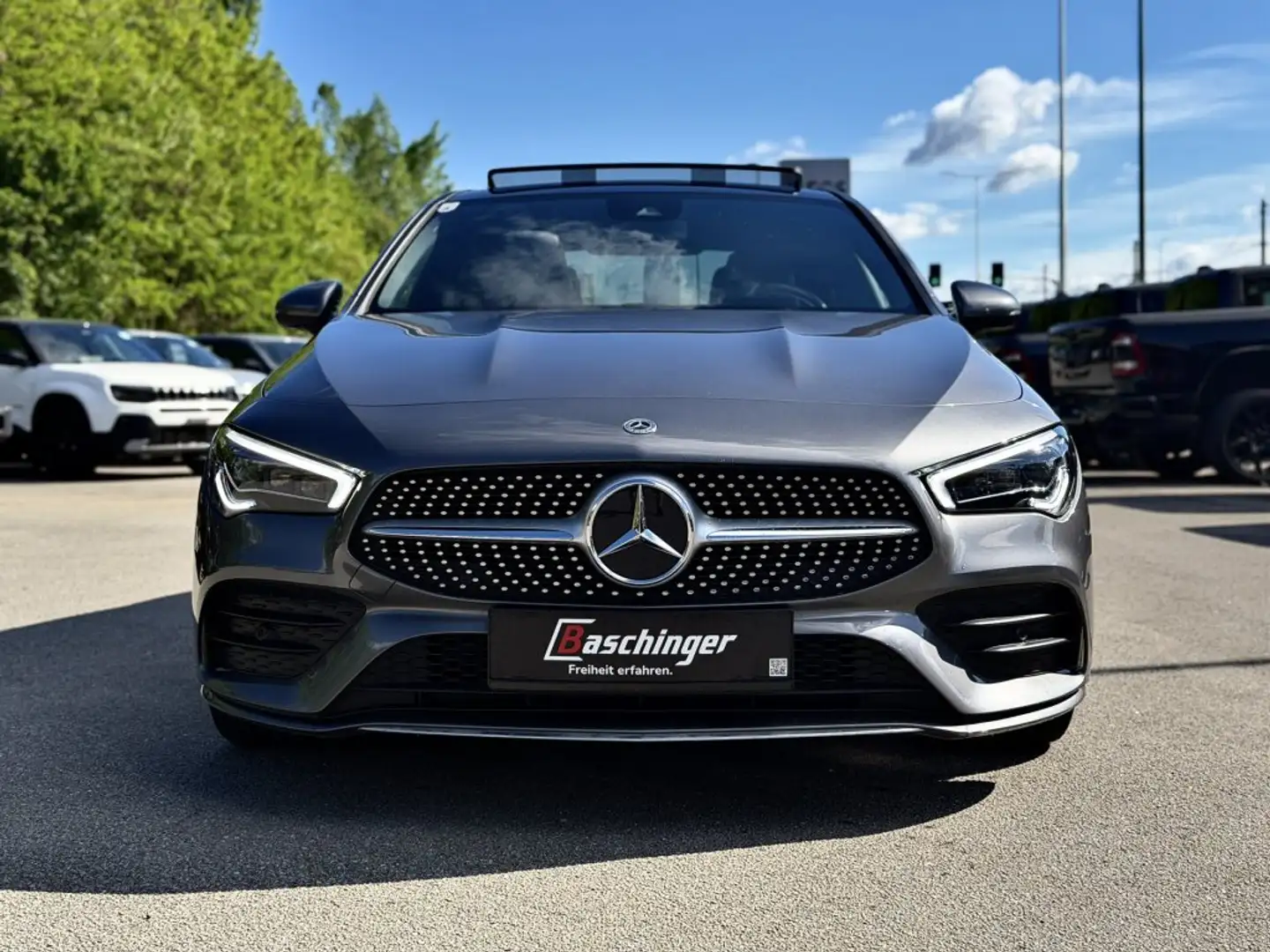 Mercedes-Benz CLA 220 d Coupe Grau - 2