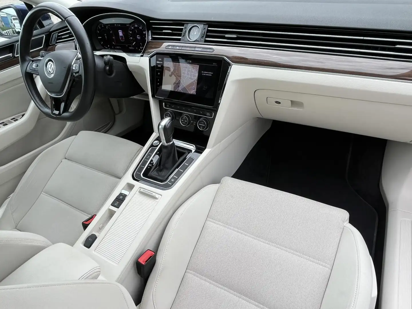 Volkswagen Passat 1.5TSI Highline PANO+ACC+LED+TREKH+VIRTUAL Bleu - 2