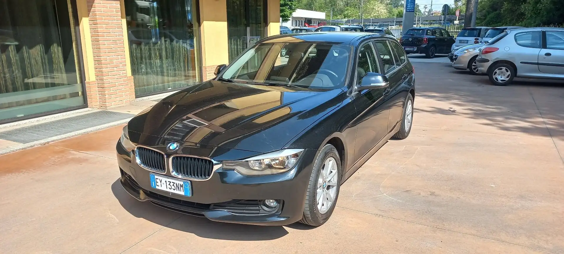 BMW 318 318d Touring Business auto Nero - 2