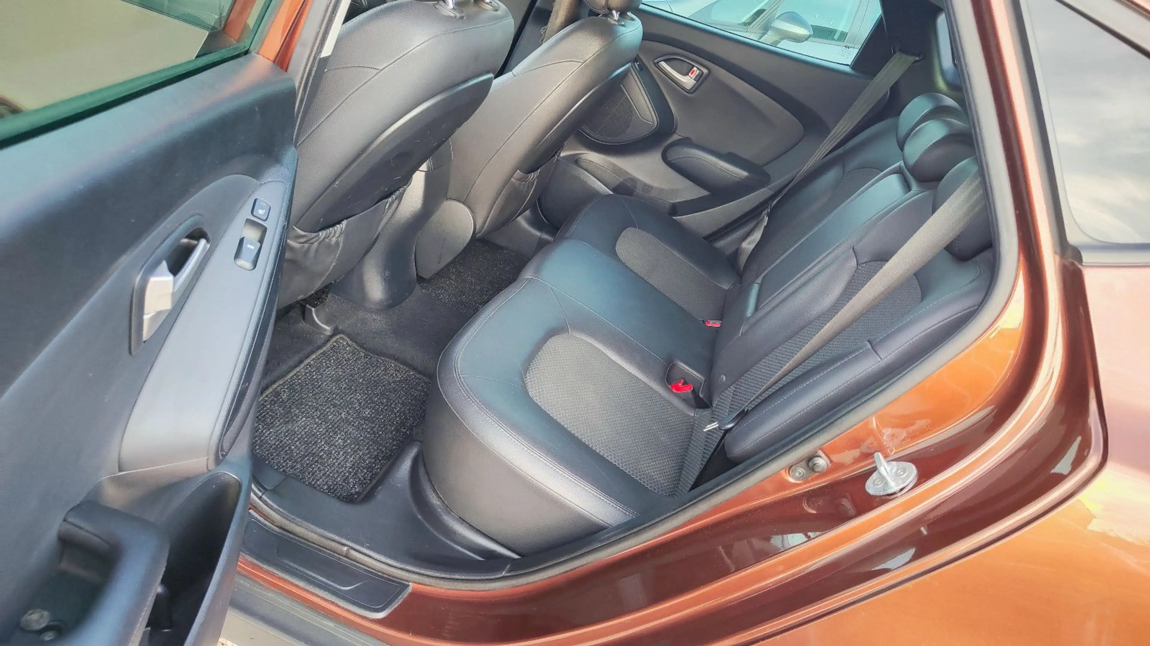 Hyundai iX35 Style AWD 4x4 Leder* AHK* 4x Sitzheizung* — photo 30