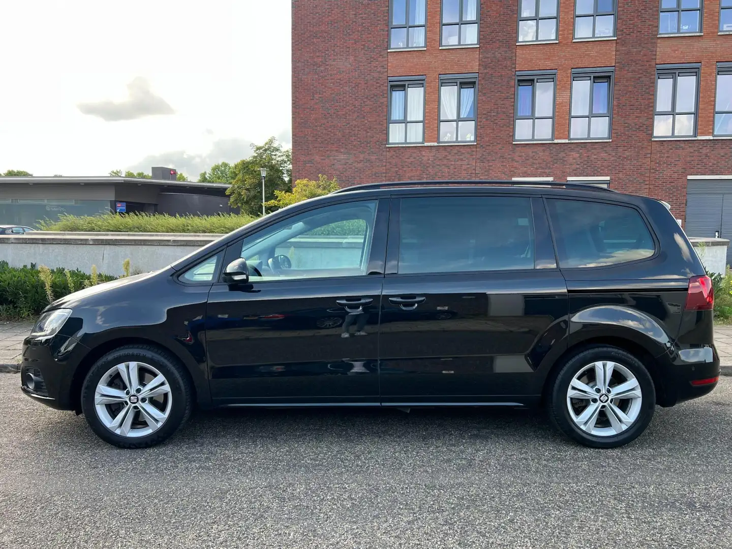 SEAT Alhambra 1.4 TSI Business Intense DSG 7-pers /Airco/Cruise/ Černá - 2