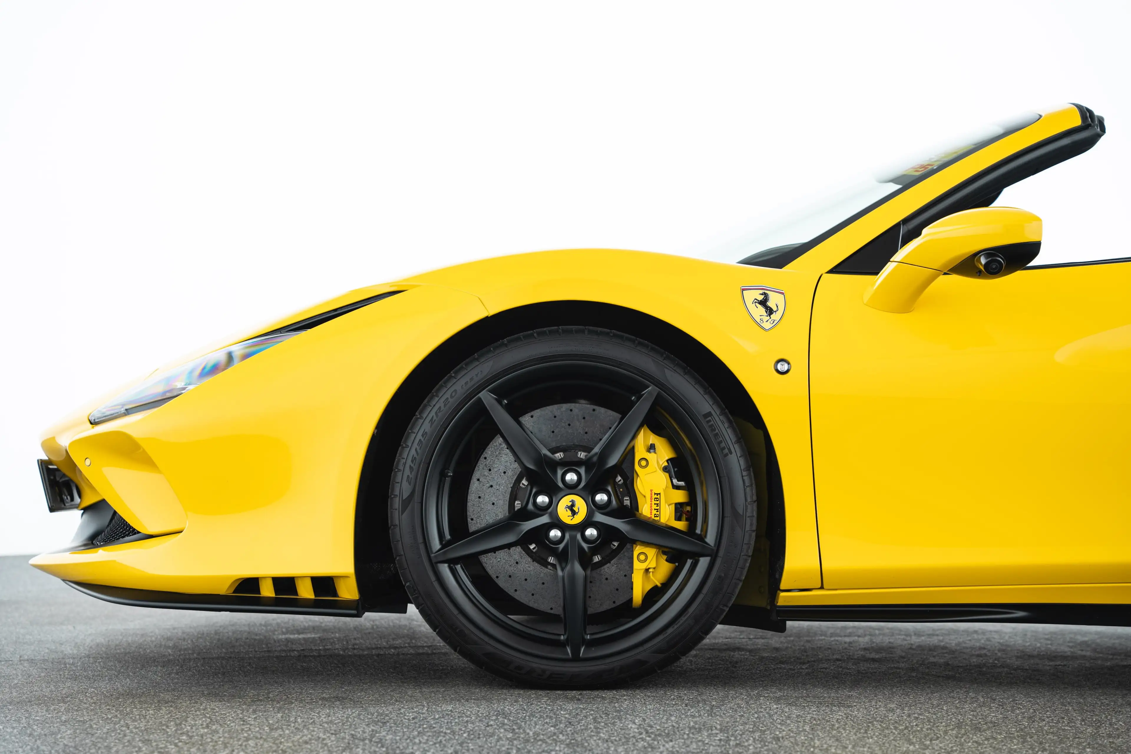 Ferrari F8 Spider FERRARI SINGEN — photo 9