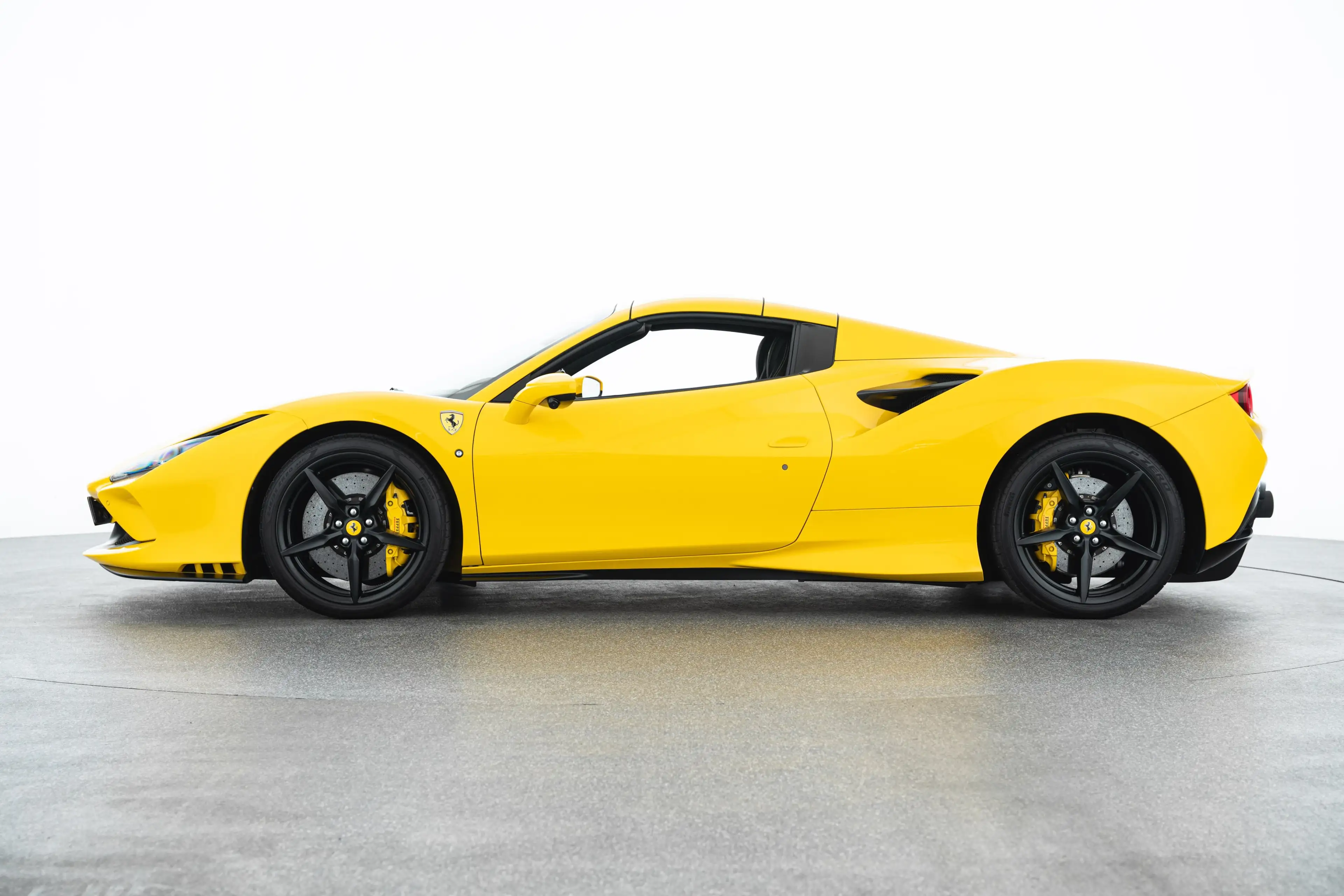 Ferrari F8 Spider FERRARI SINGEN — photo 8