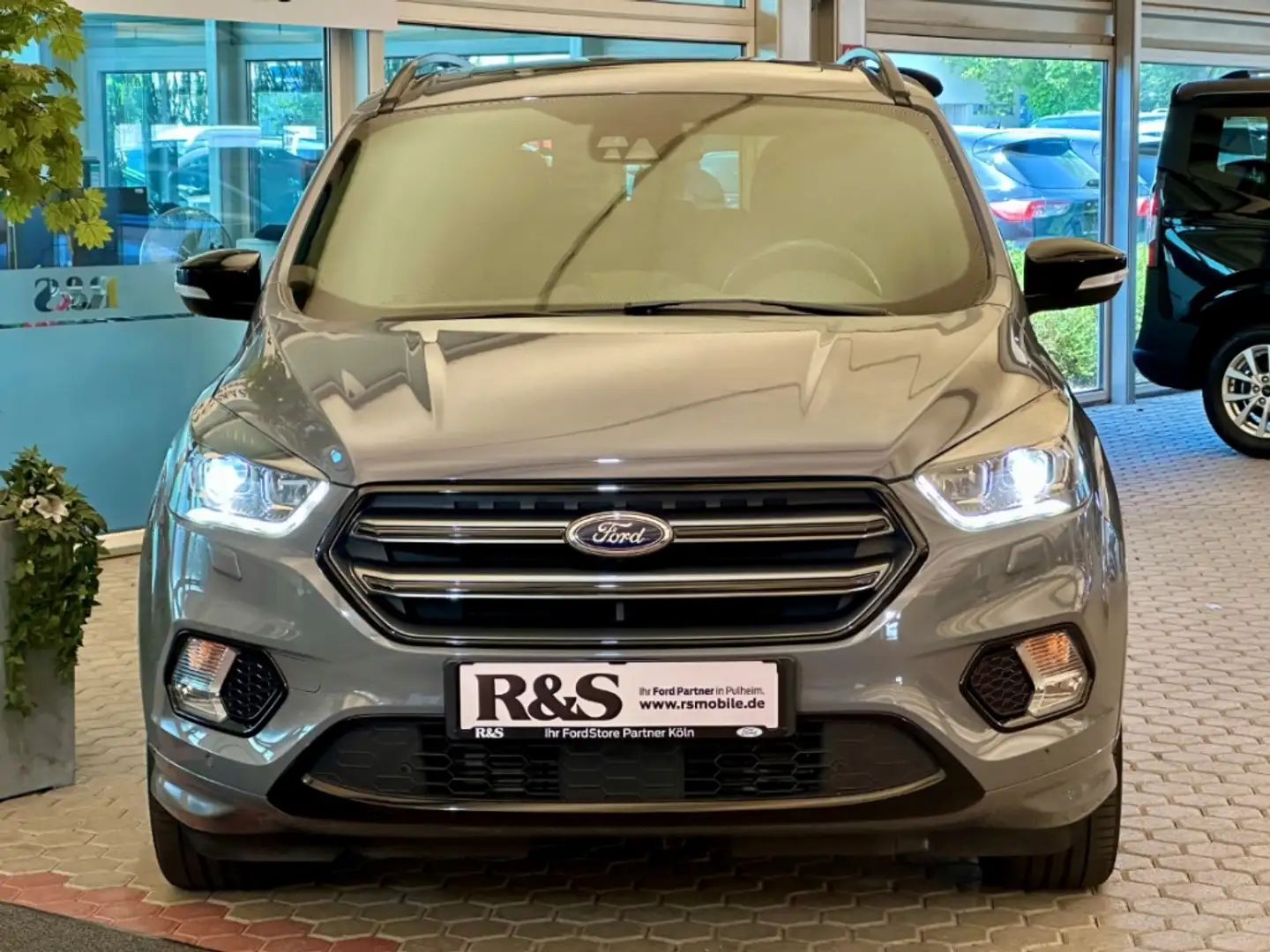 Ford Kuga ST-Line+Automatik+Pano+AHK+Navi+Kamera Grau - 2