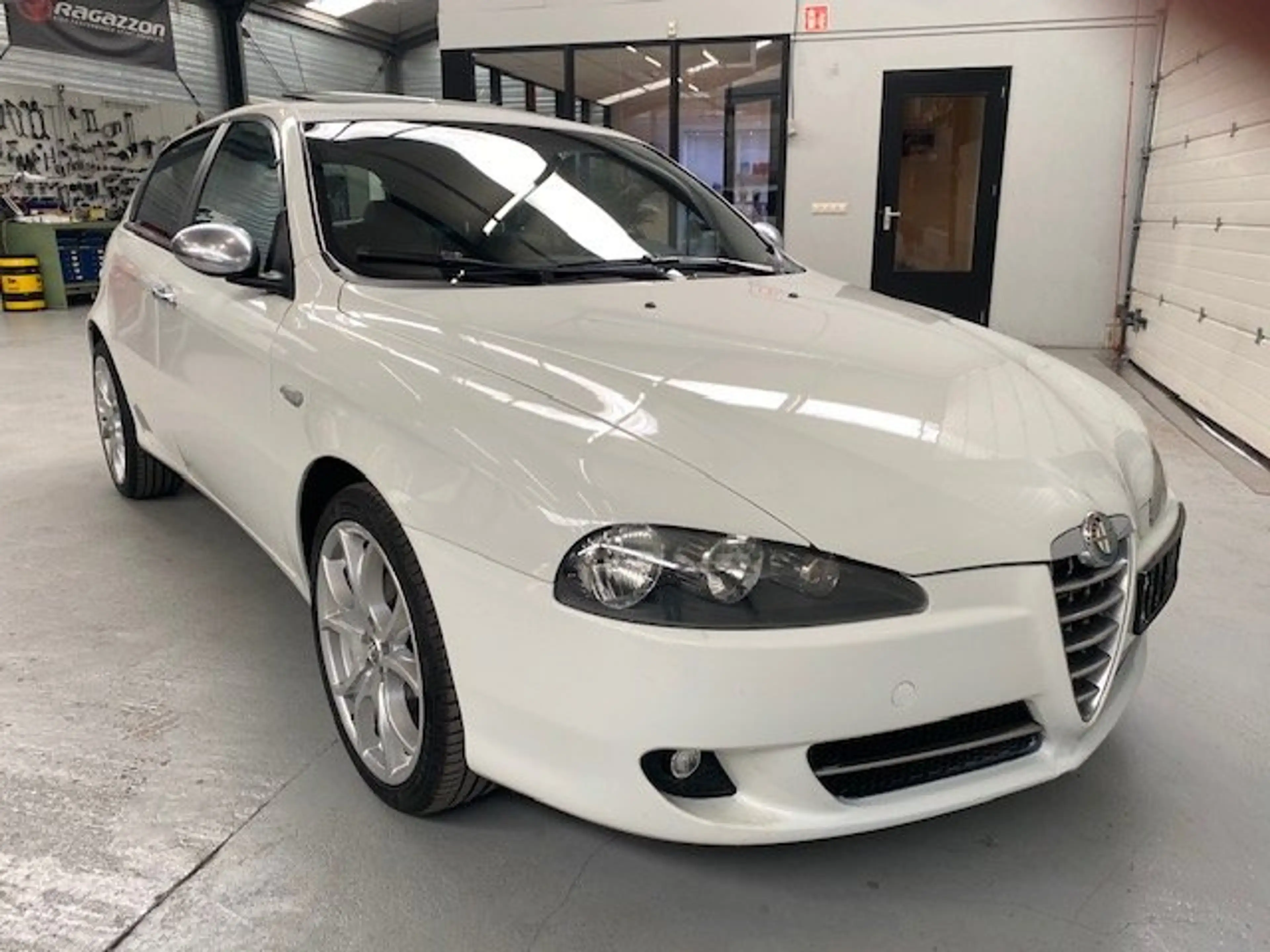 Alfa Romeo 147 1.6 TS Veloce Quadrifoglio 120 PK — photo 4