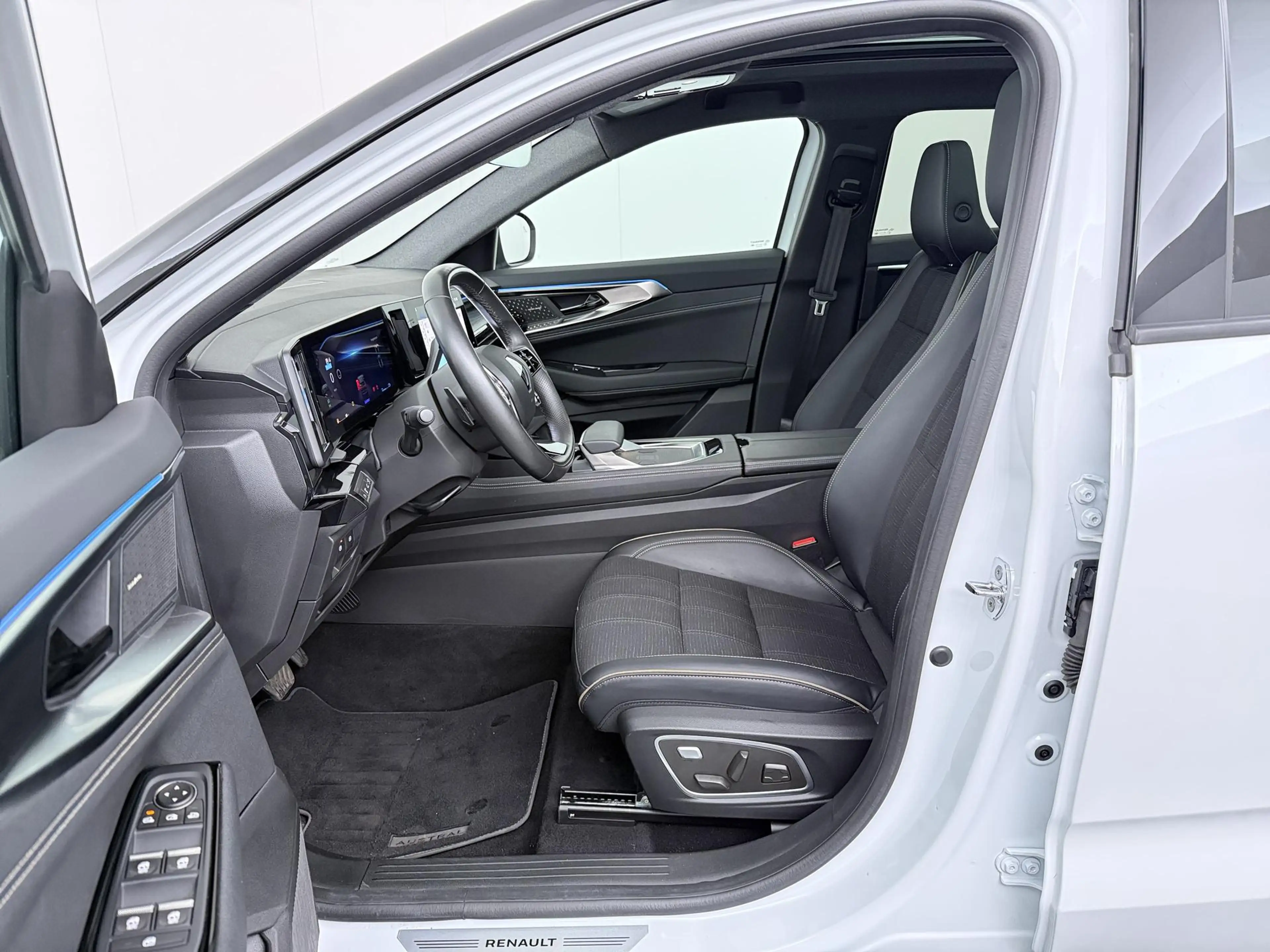 Renault Austral iconic E-Tech full hybrid 200 | Trekhaak | Panoram — photo 13