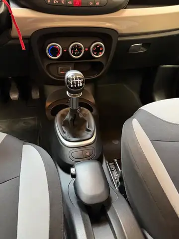 Fiat 500L view 9