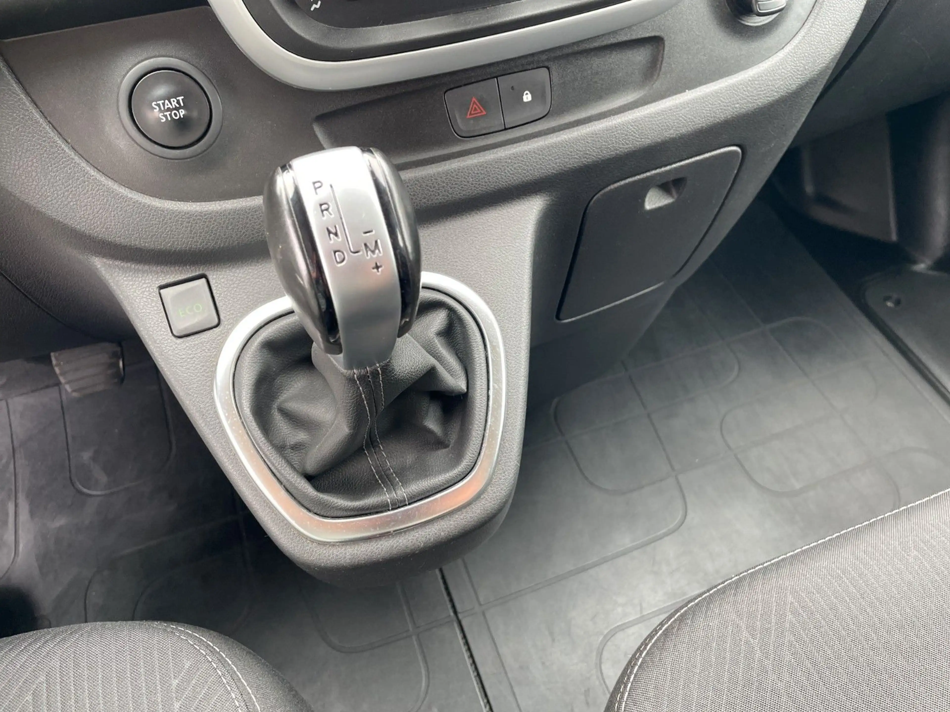 Nissan NV300 L1H1 2,9 dCi 145 DCT Automatik - Comfort — photo 10