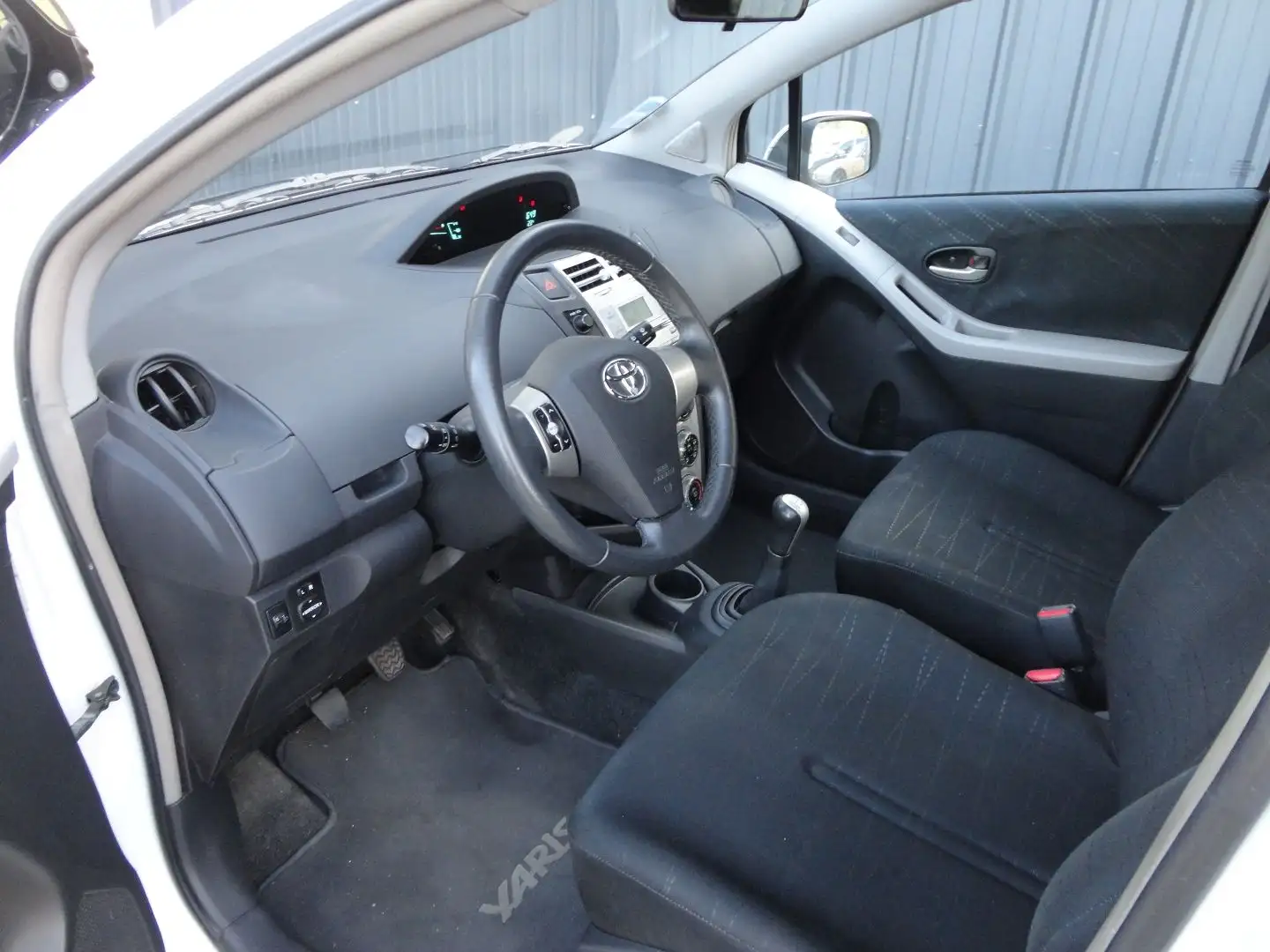 Toyota Yaris 90 D-4D LIMITED EDITION 5P Blanc - 2