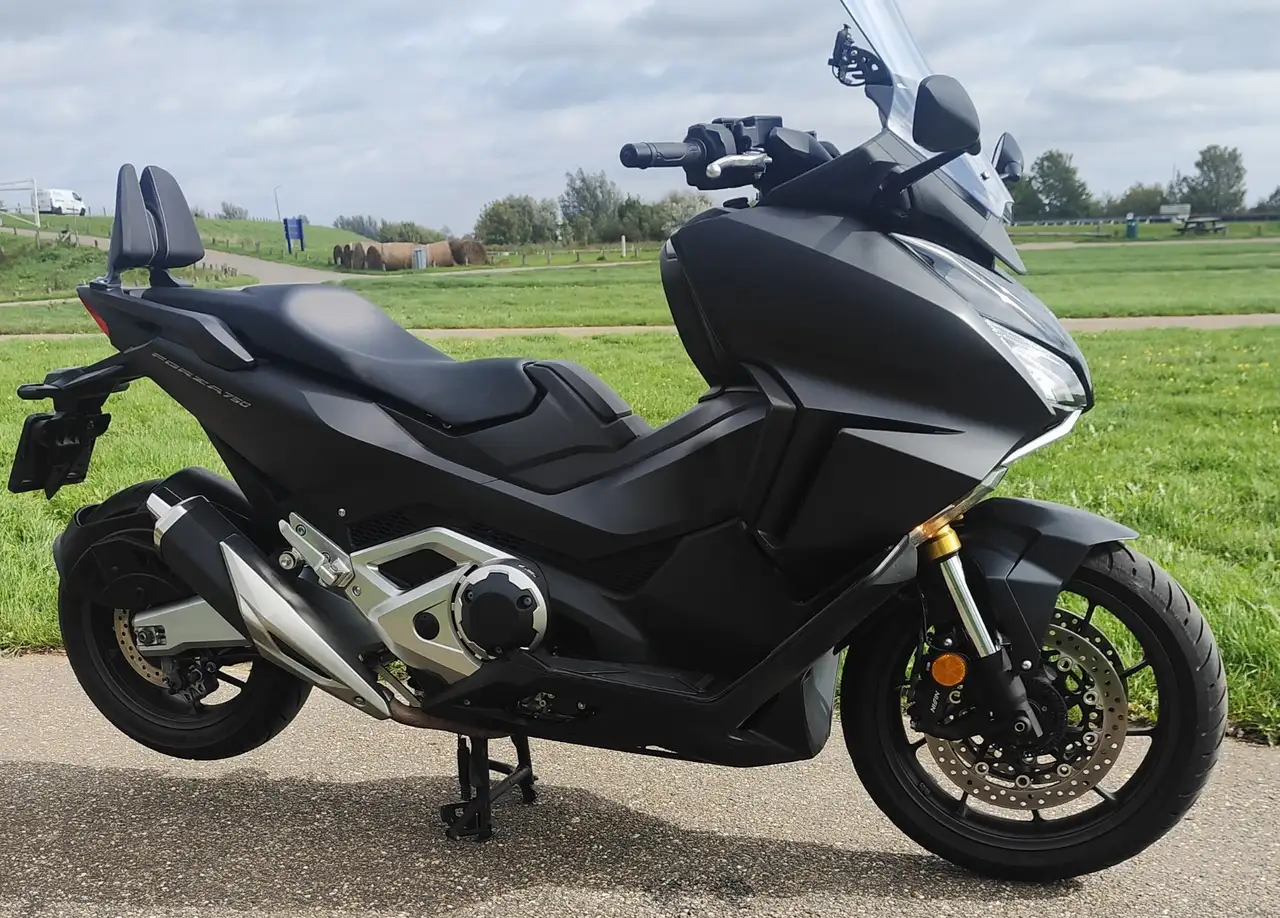 Honda Forza 750