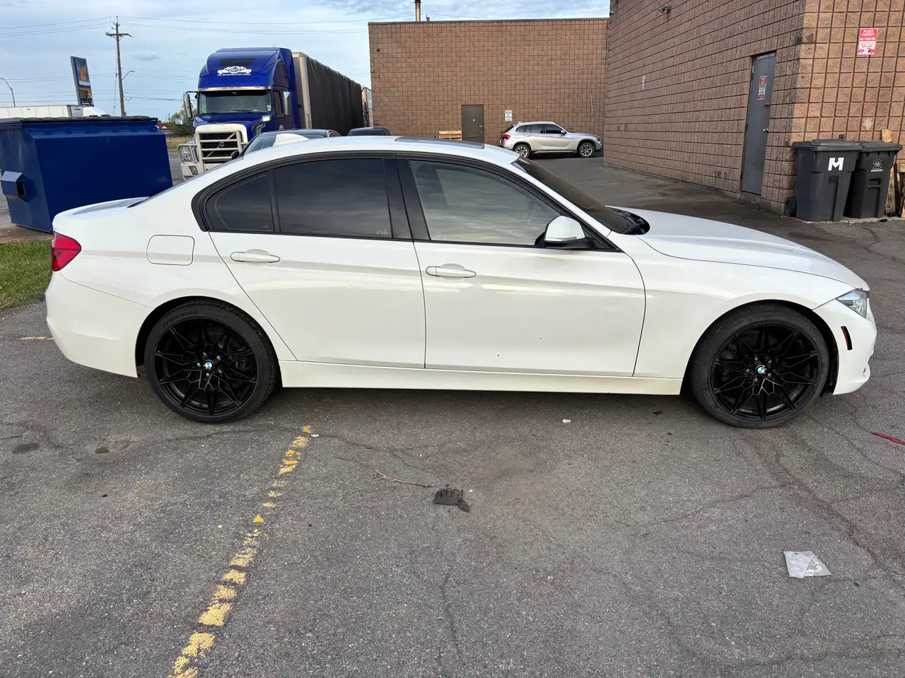 BMW 3 Series снимка BMW 3 Series
