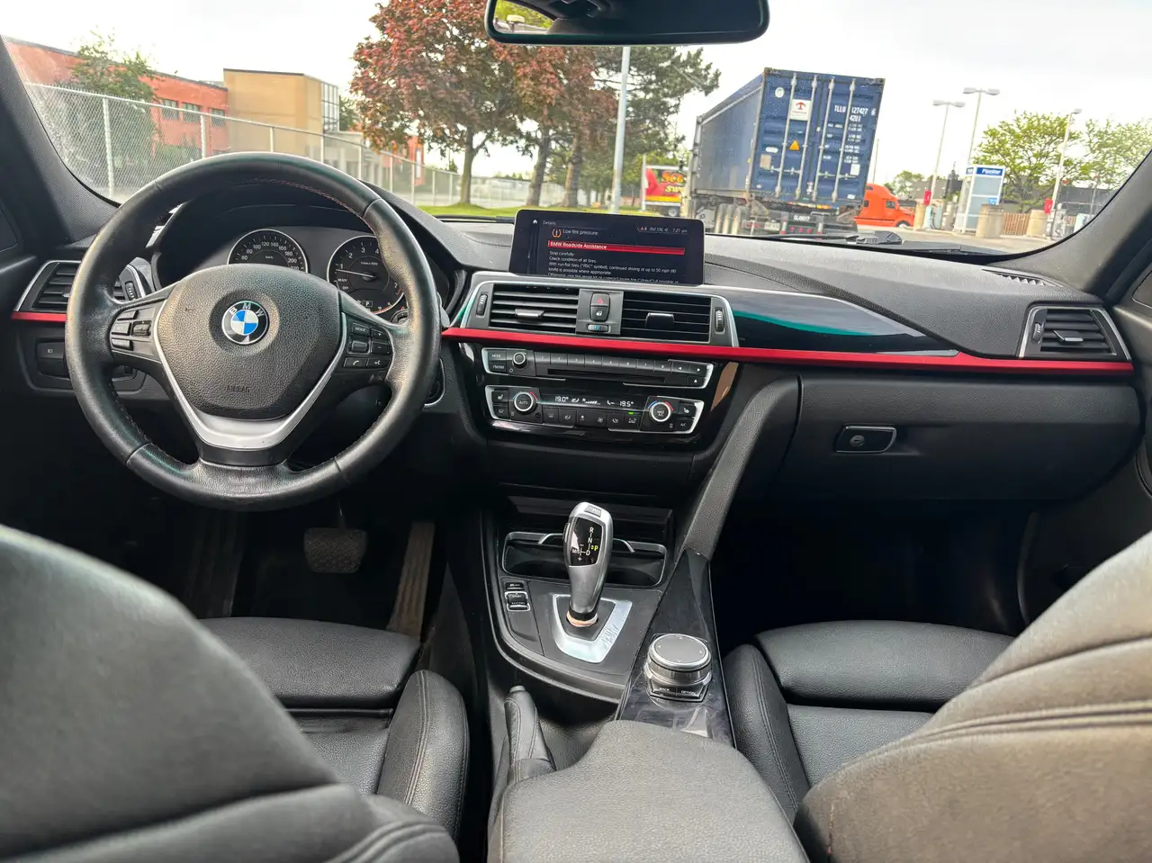 BMW 3 Series снимка BMW 3 Series