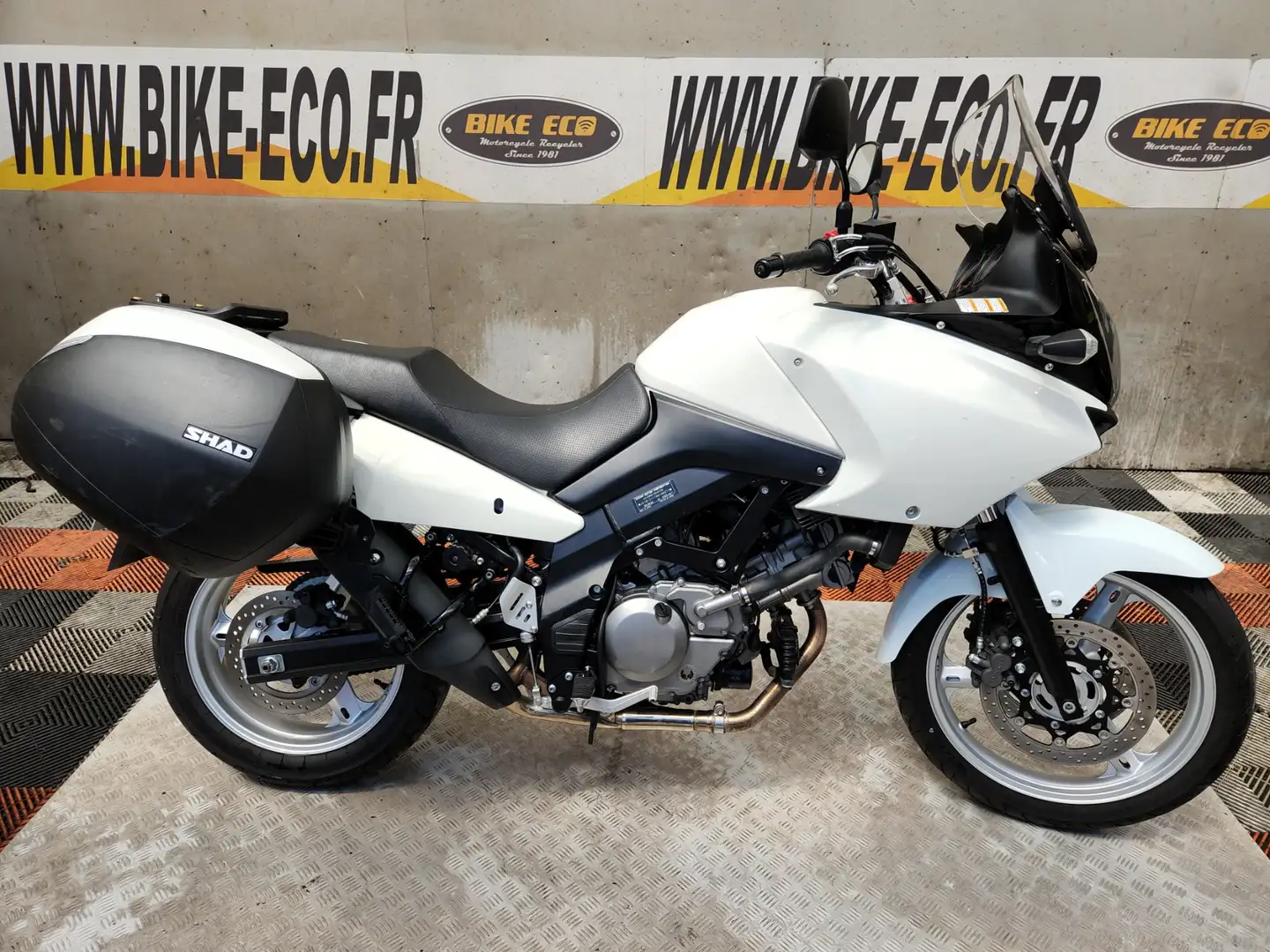 Suzuki V-Strom 650 Blanc - 1